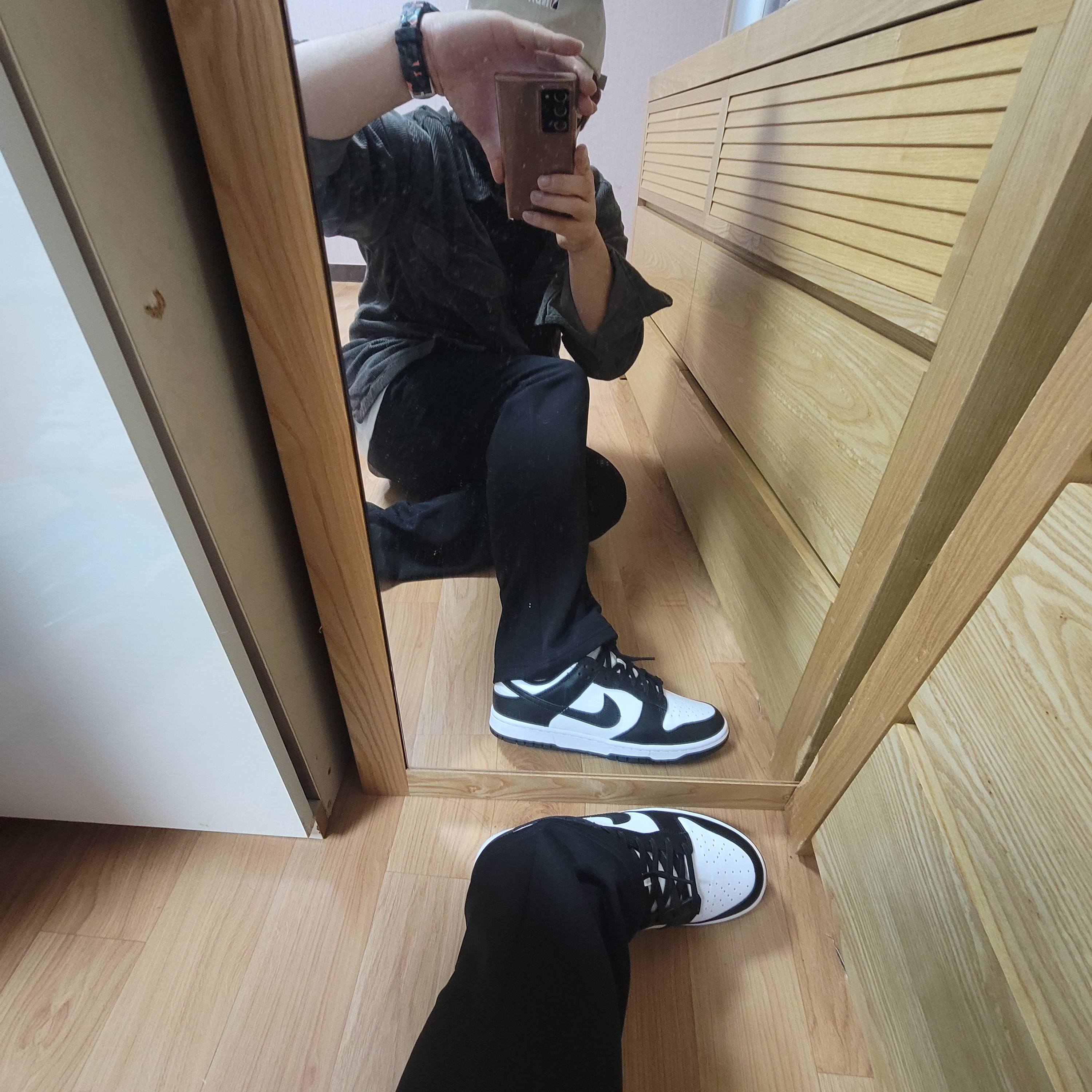 Nike Dunk Low Retro Black 착용 스타일 - 1