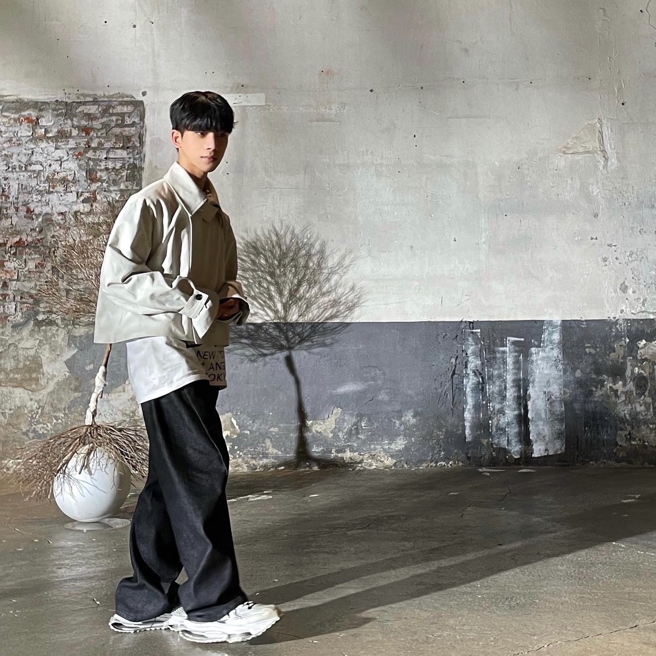 Nike x Matthew M Williams Zoom 004 Stone, Stussy x Takahiromiyashita The Soloist 40 WT T-Shirt 착용 스타일