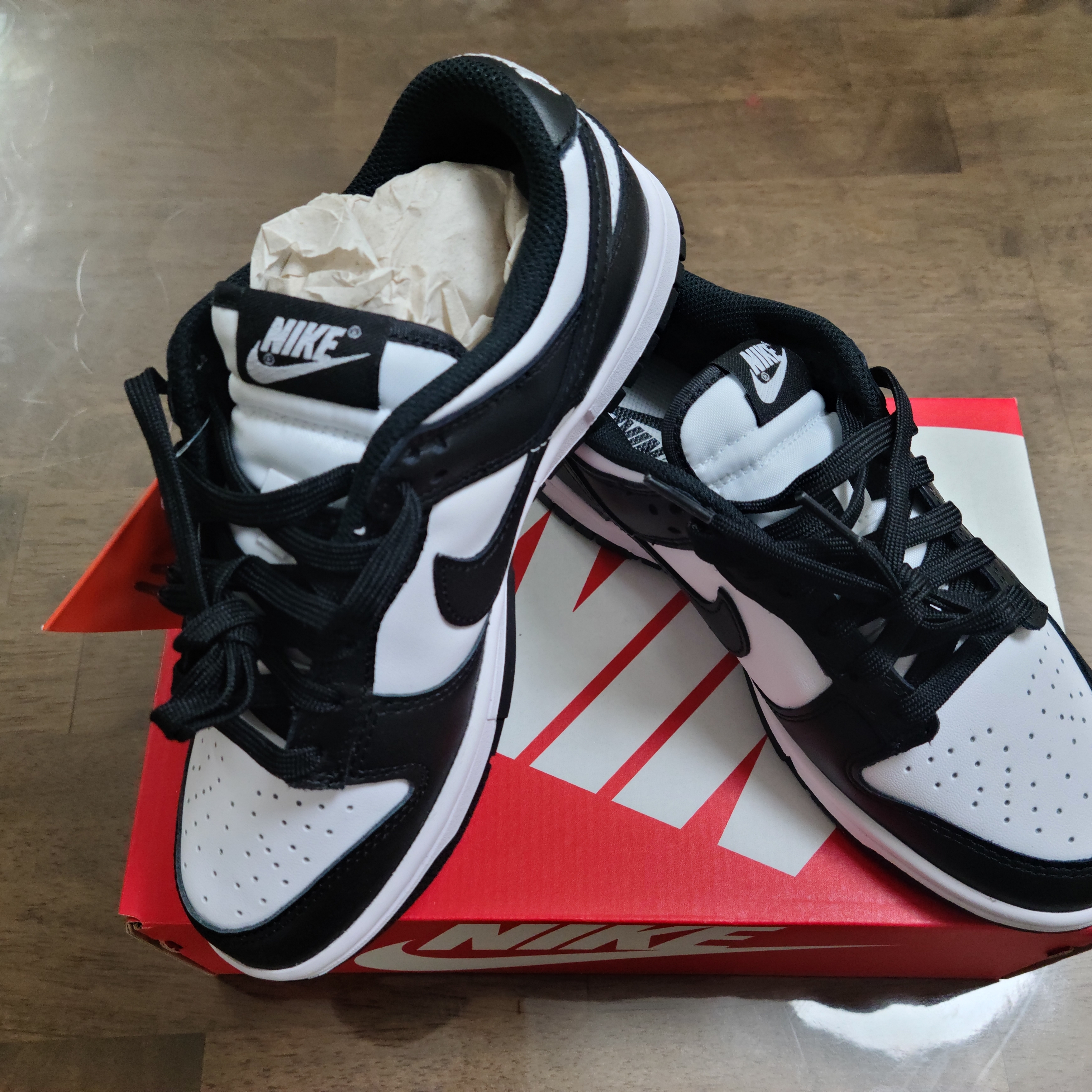 (W) Nike Dunk Low Black 착용 스타일 - 1