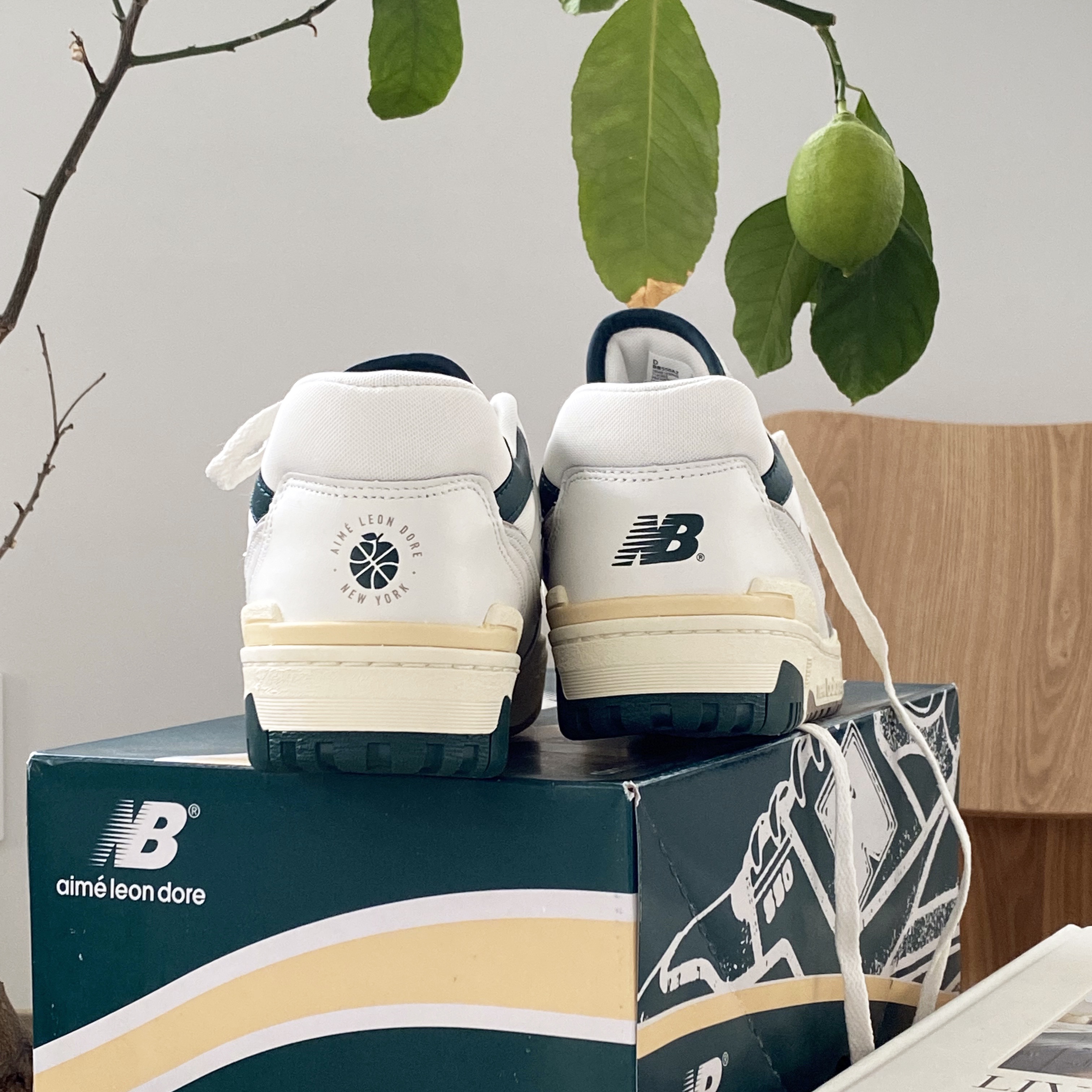 New Balance x Aime Leon Dore 550 Green Yellow 착용 스타일 - 4