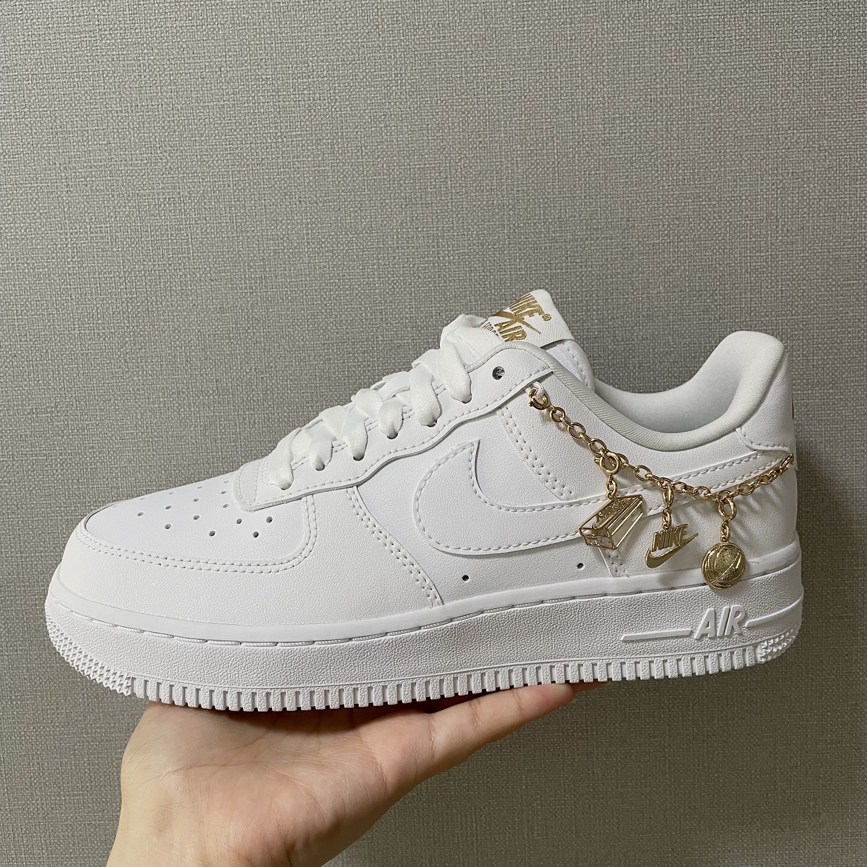 (W) Nike Air Force 1 '07 LX White Pendant 착용 스타일 - 2