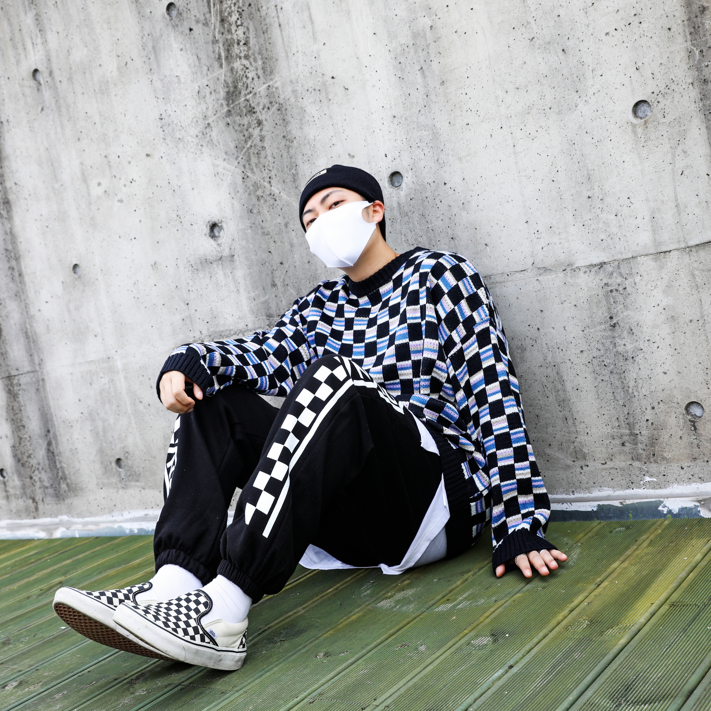 Vans Slip-On Checkerboard 착용 스타일 - 2