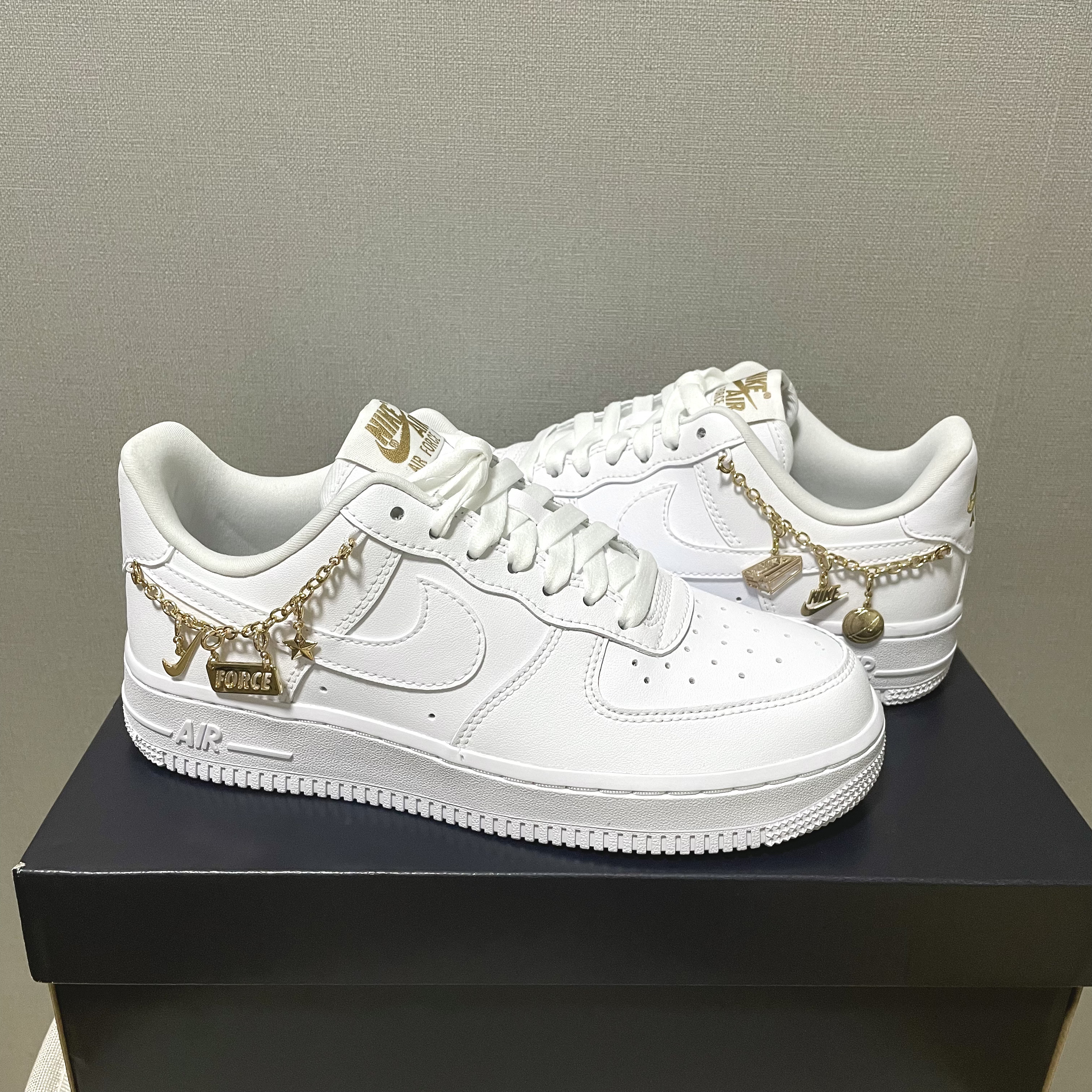 (W) Nike Air Force 1 '07 LX White Pendant 착용 스타일 - 1