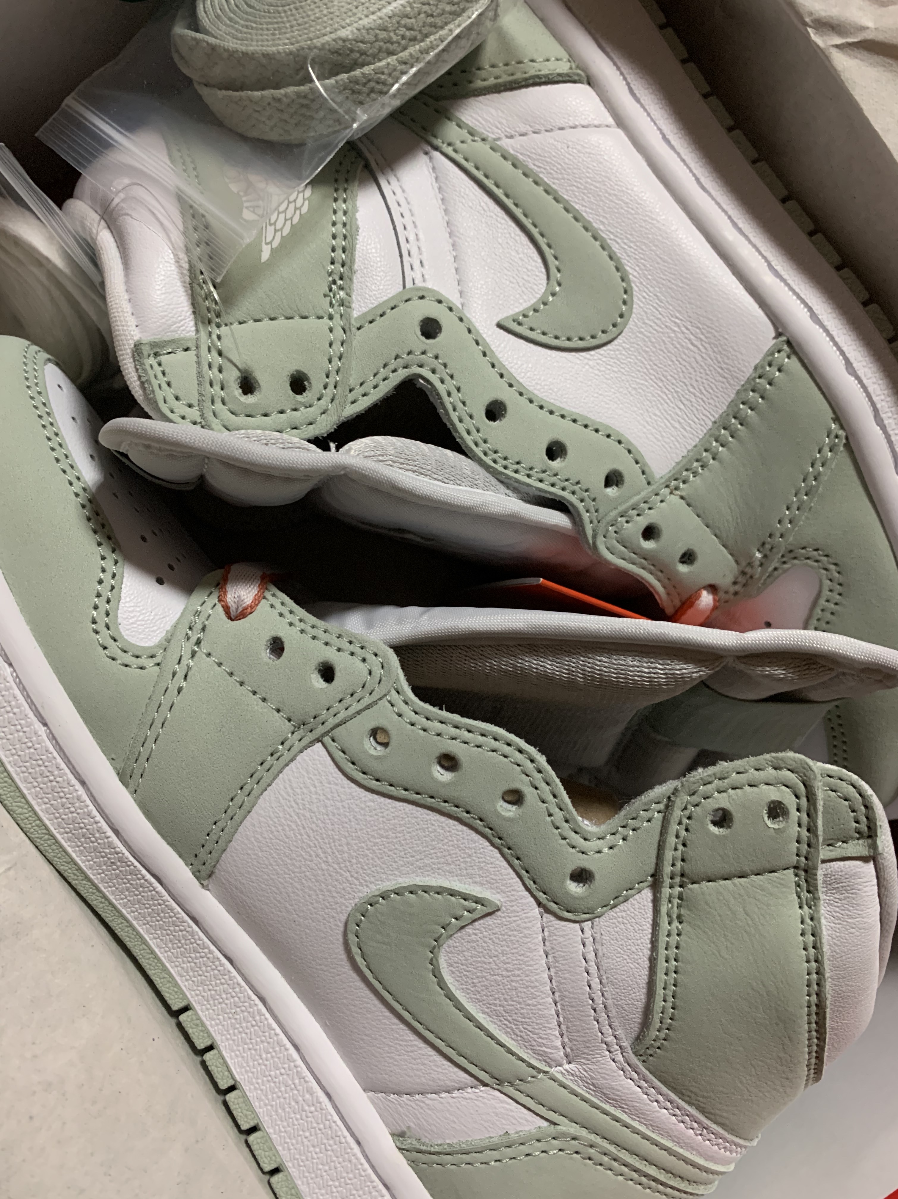 (W) Jordan 1 Retro High OG Seafoam 착용 스타일