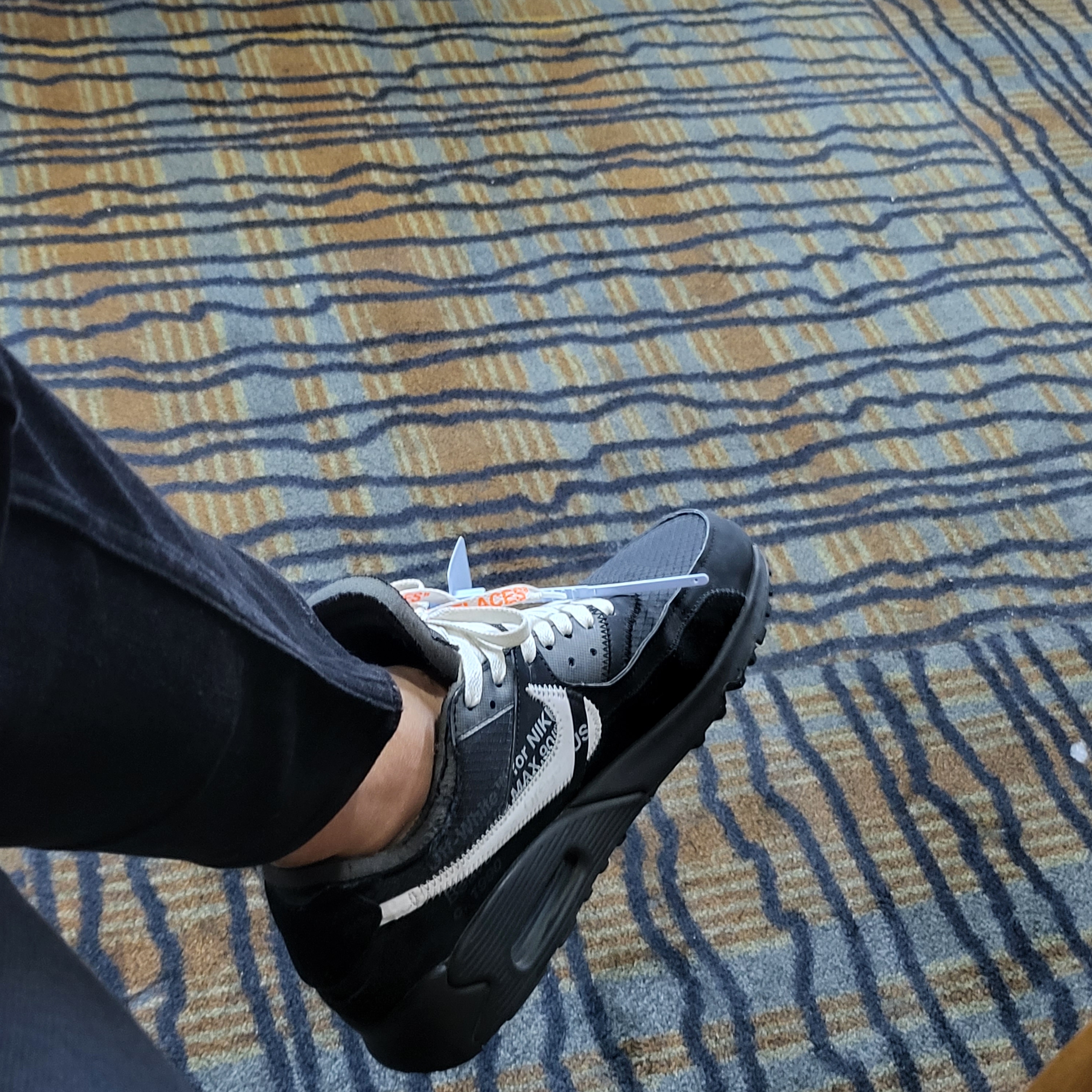 Nike x Off-White Air Max 90 V2 Black White 착용 스타일