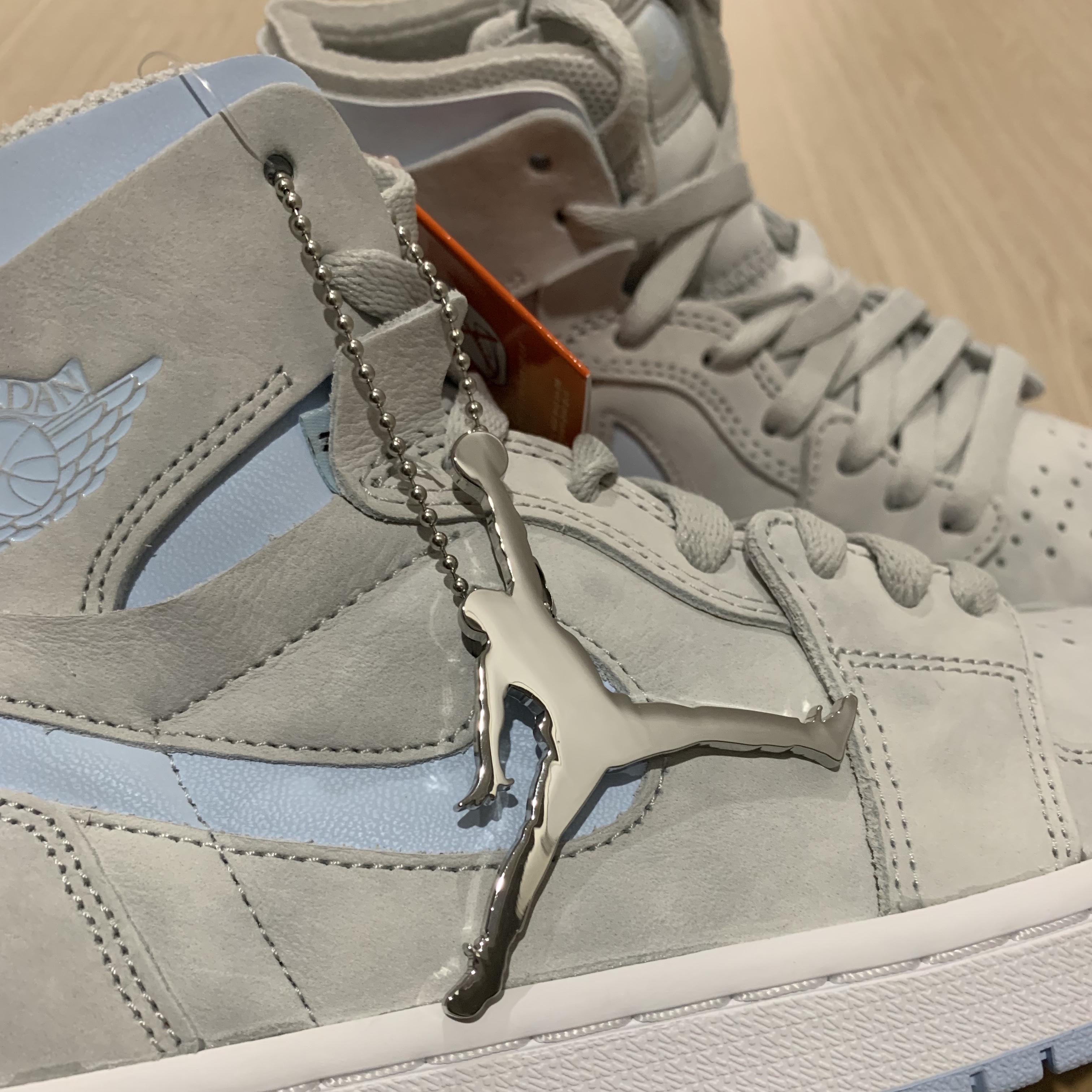(W) Jordan 1 Zoom Air CMFT Grey Fog and Celestine Blue 착용 스타일 - 2