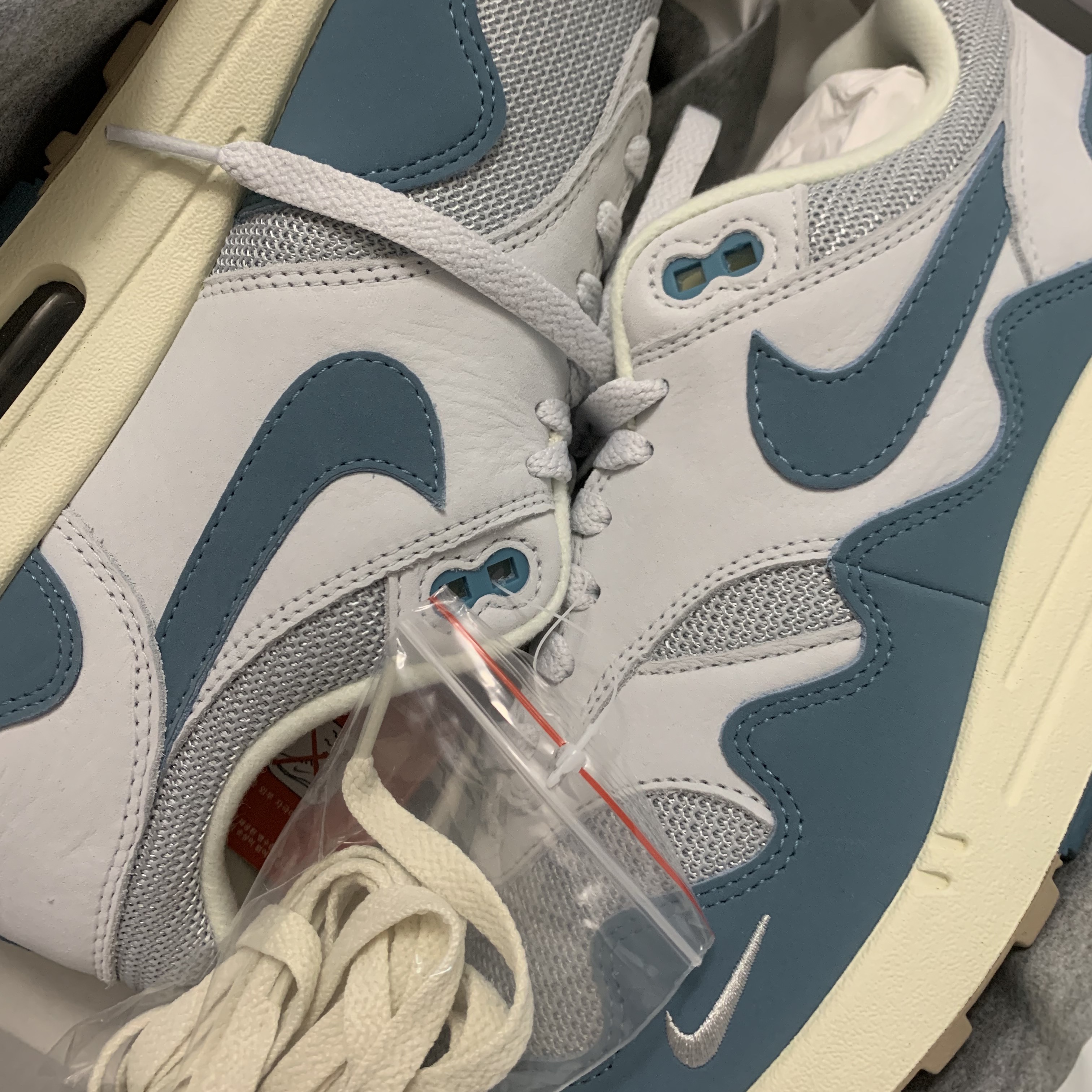 Nike x Patta Air Max 1 Noise Aqua 착용 스타일