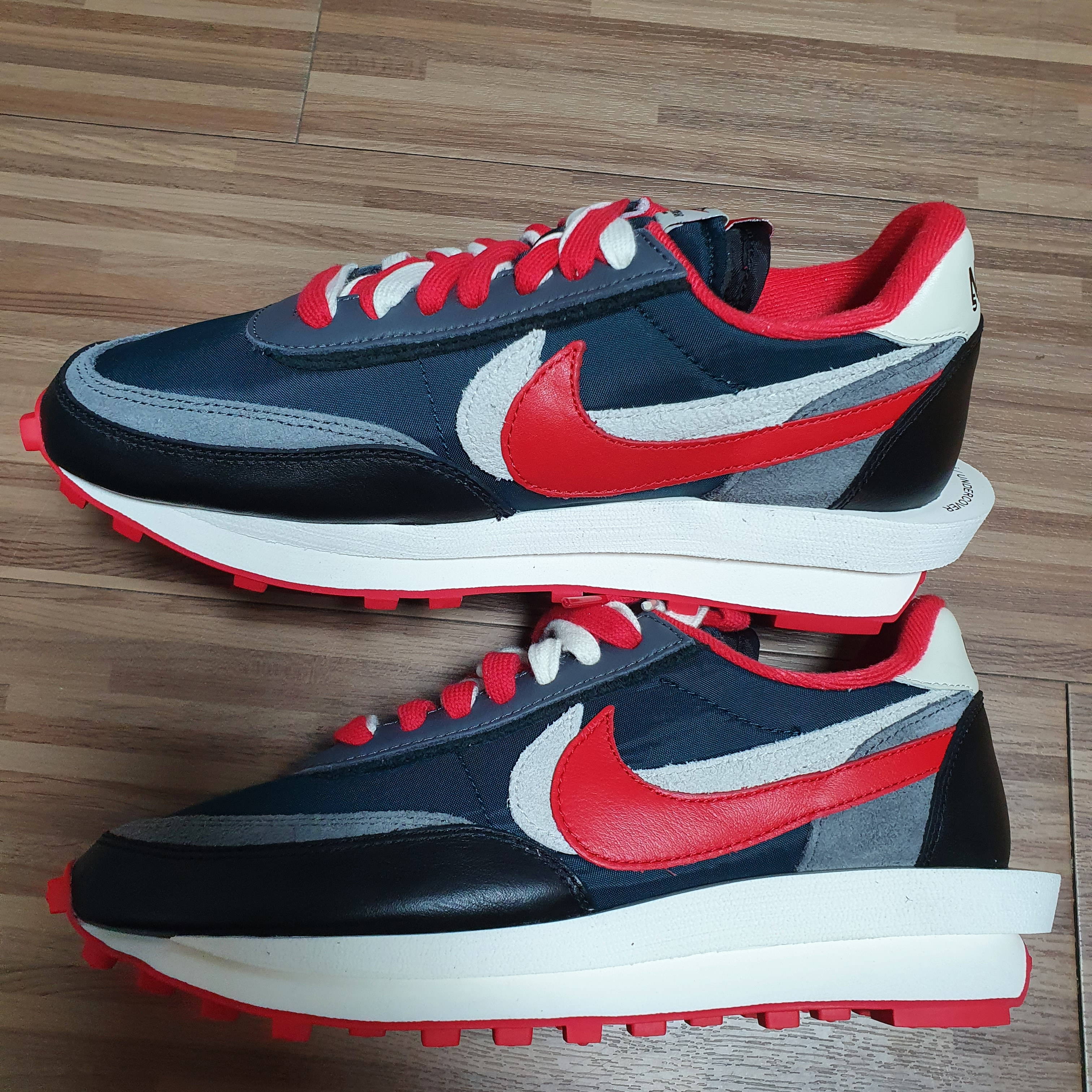 Nike x Sacai x Undercover LDWaffle Midnight Spruce University Red 착용 스타일 - 3