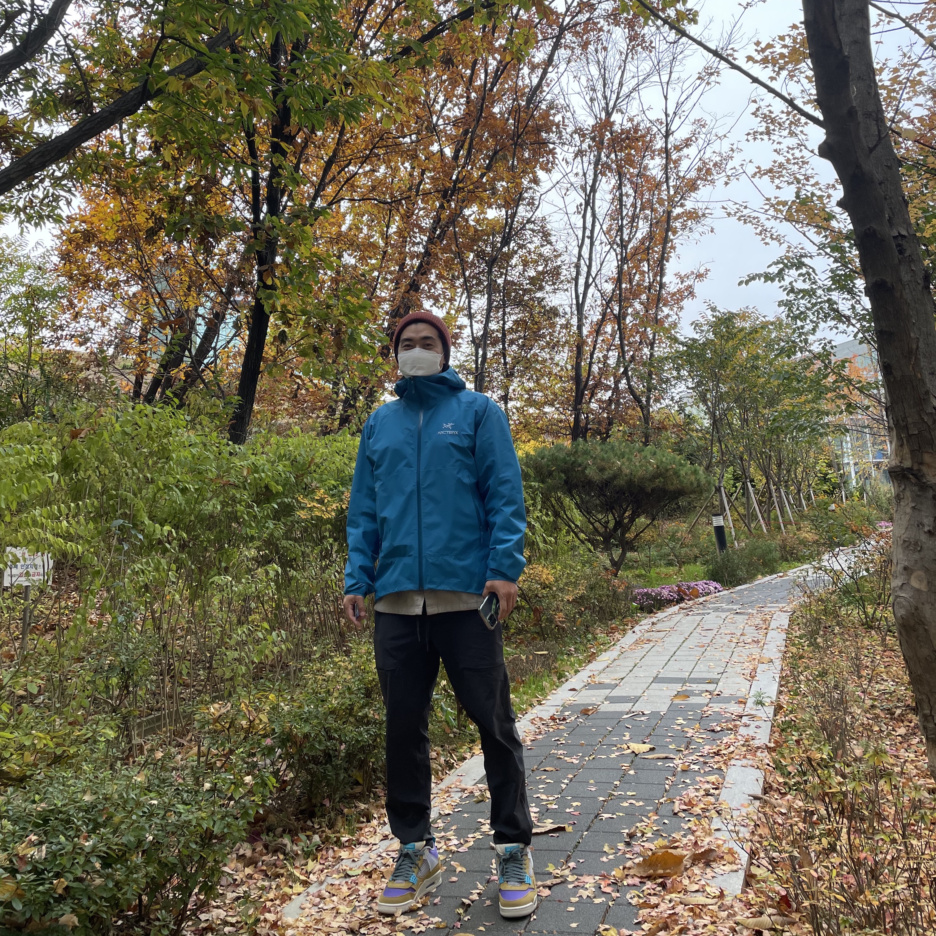 Arc'teryx Zeta SL Jacket Frenetic, Jordan 4 x Union Retro SP Desert Moss 착용 스타일