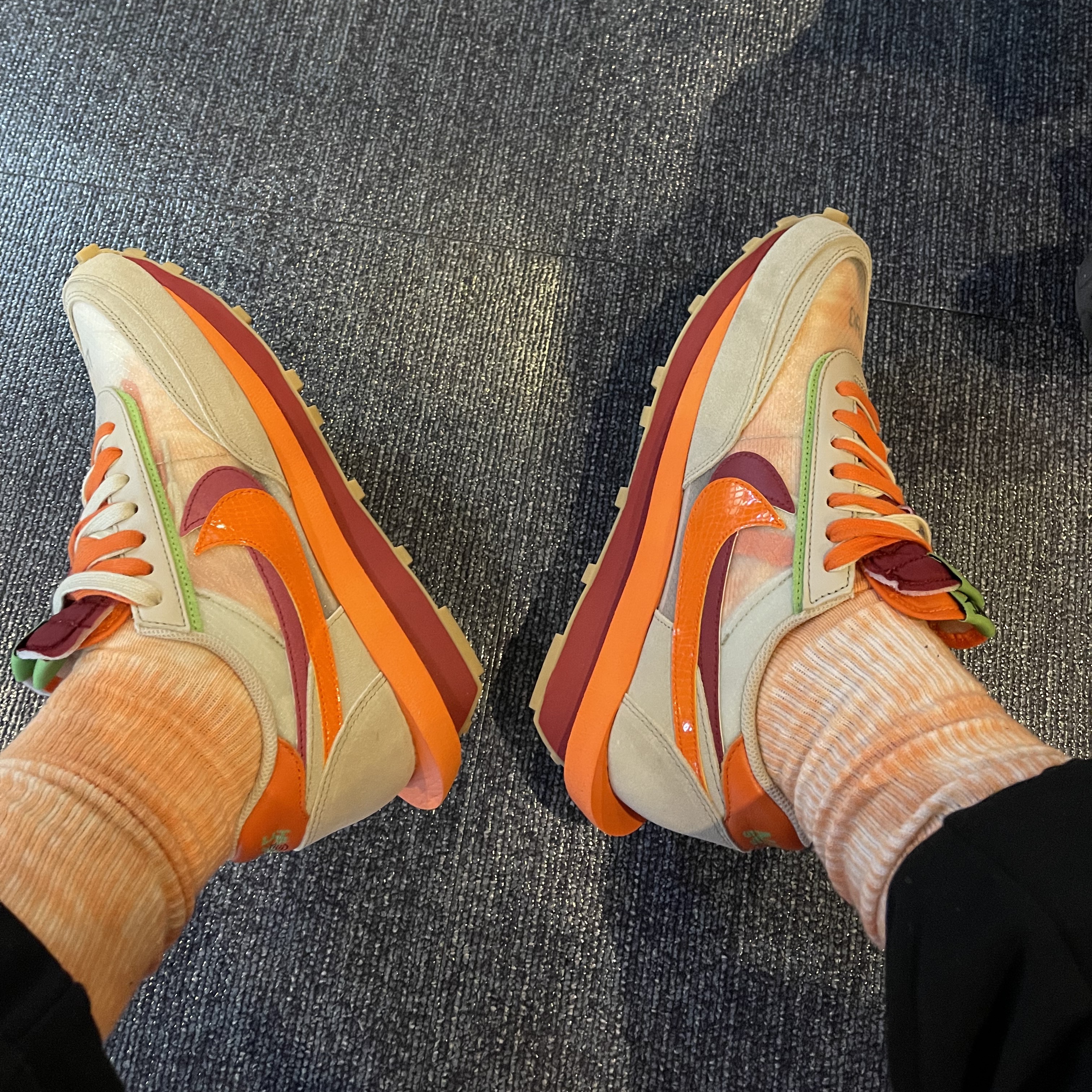 Nike x Sacai x Clot LDWaffle Orange Blaze, Nike x Drake Nocta Golf Cap Black 착용 스타일 - 1