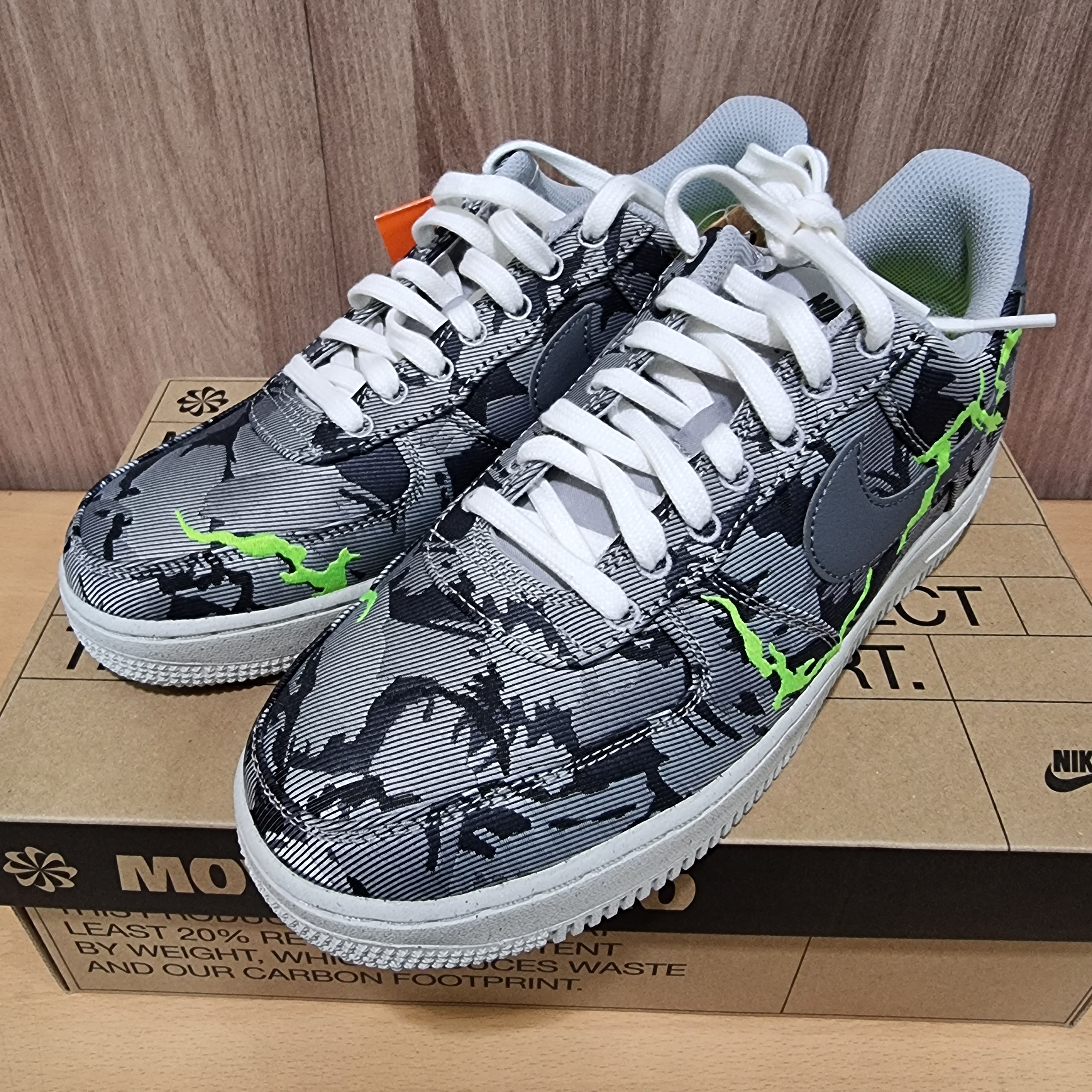 Nike Air Force 1 '07 LX Smoke Grey 착용 스타일 - 1