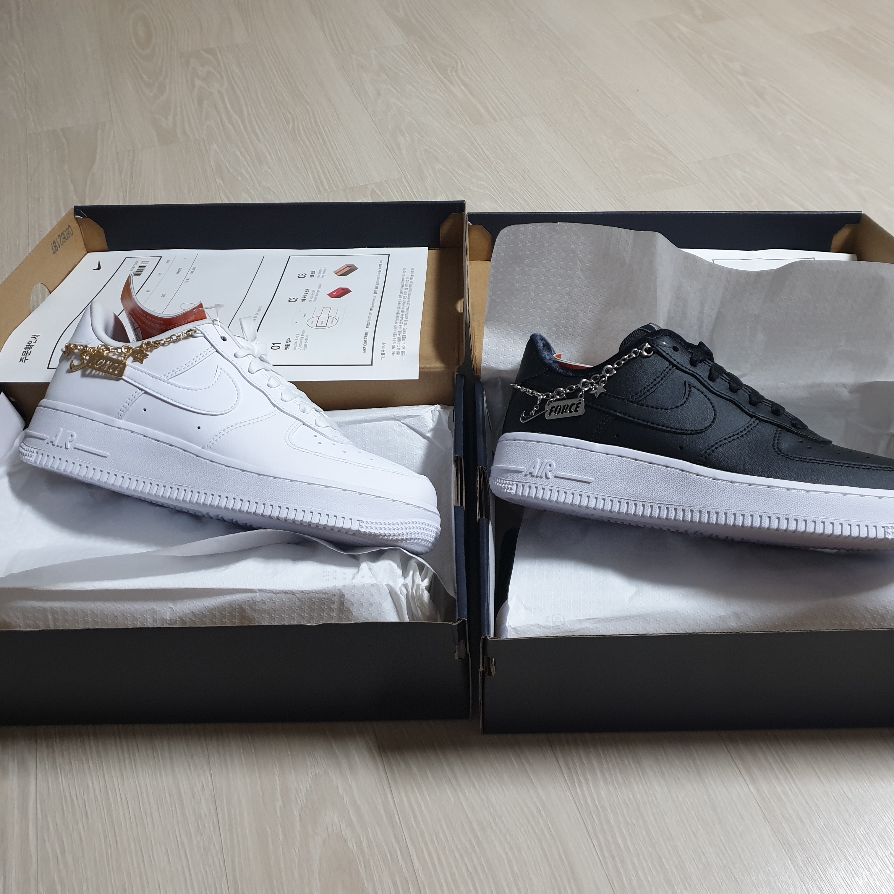 (W) Nike Air Force 1 '07 LX White Pendant, (W) Nike Air Force 1 '07 LX Black Pendant 착용 스타일