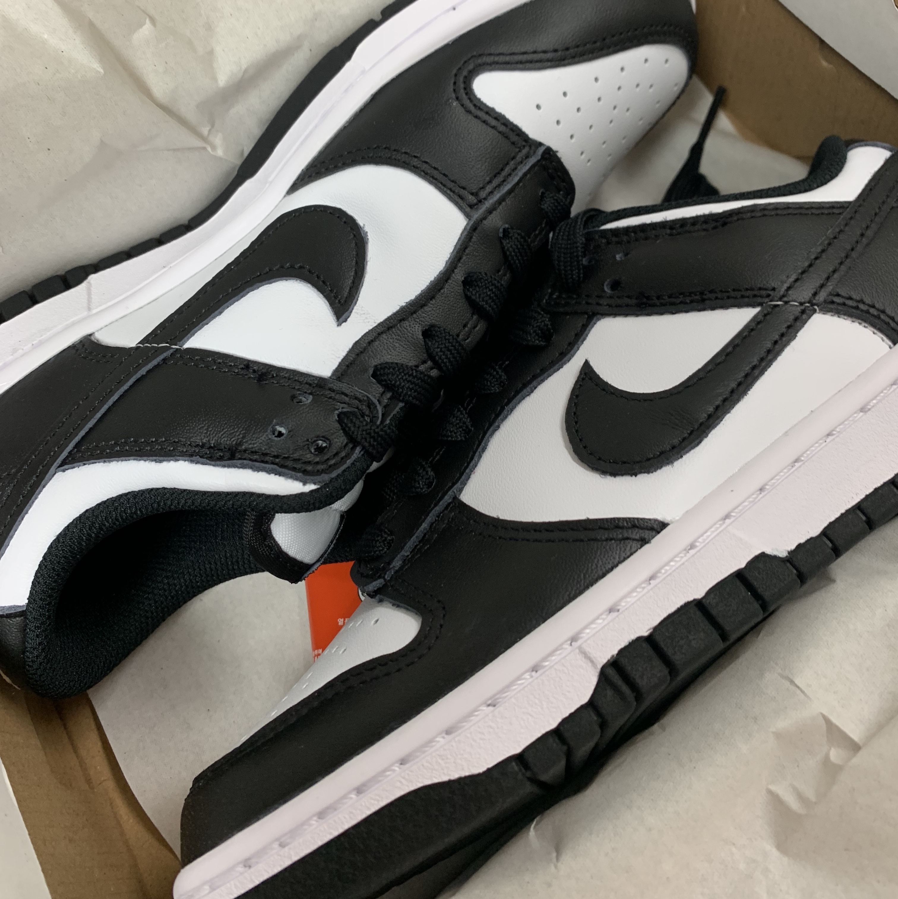 (W) Nike Dunk Low Black 착용 스타일