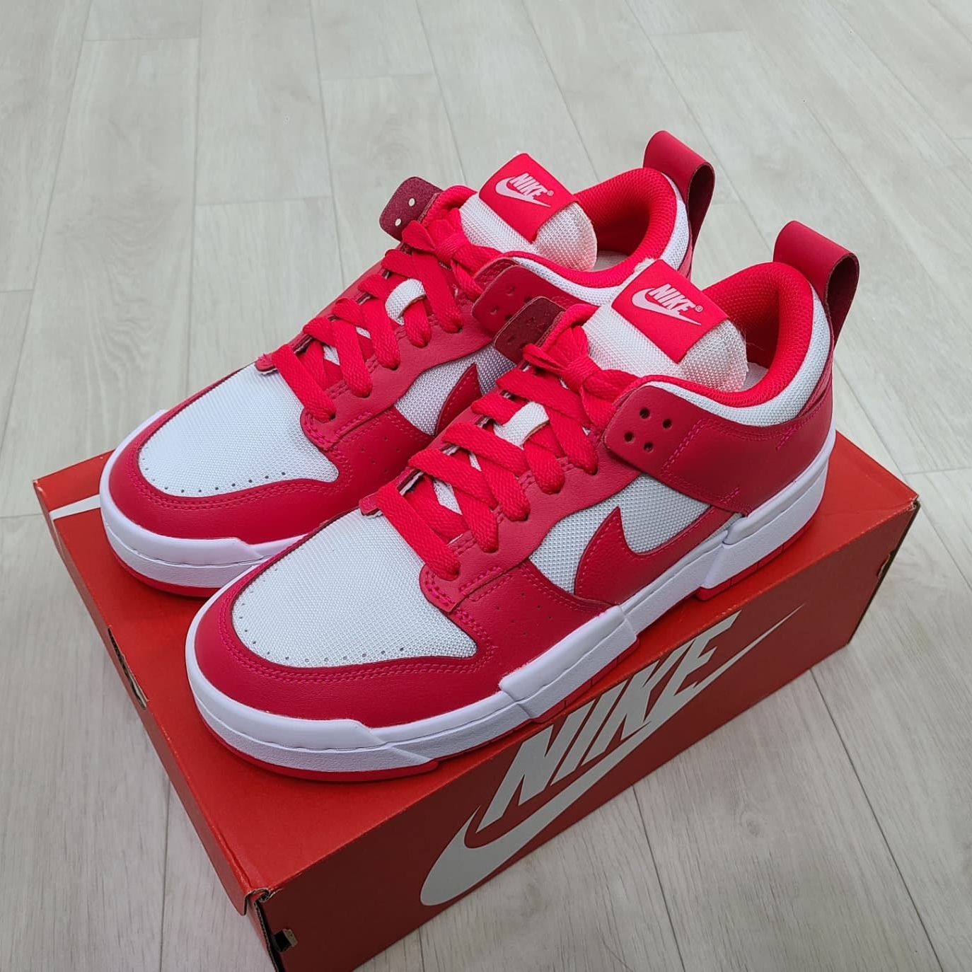 (W) Nike Dunk Low Disrupt Siren Red 착용 스타일 - 2