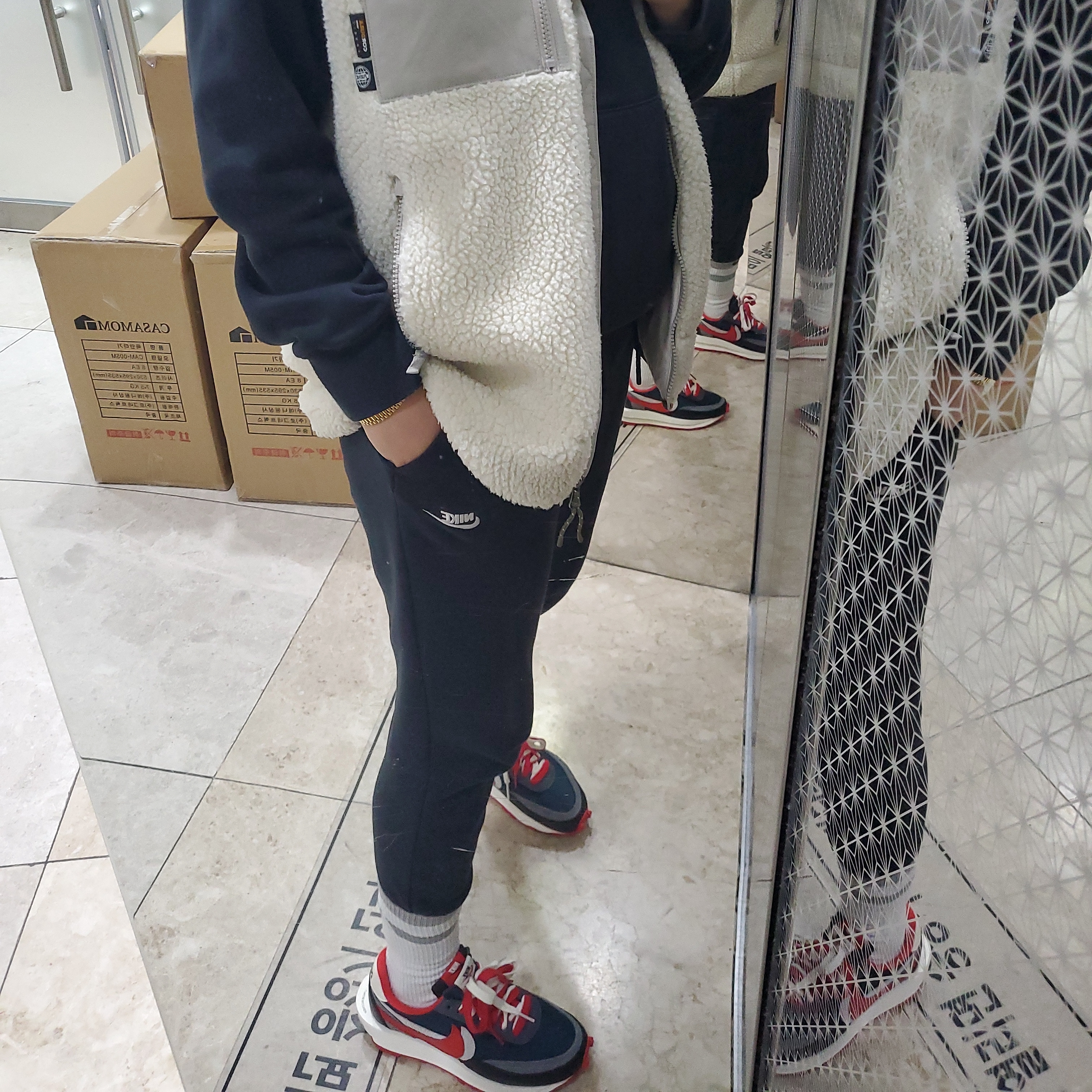 Nike x Sacai x Undercover LDWaffle Midnight Spruce University Red 착용 스타일