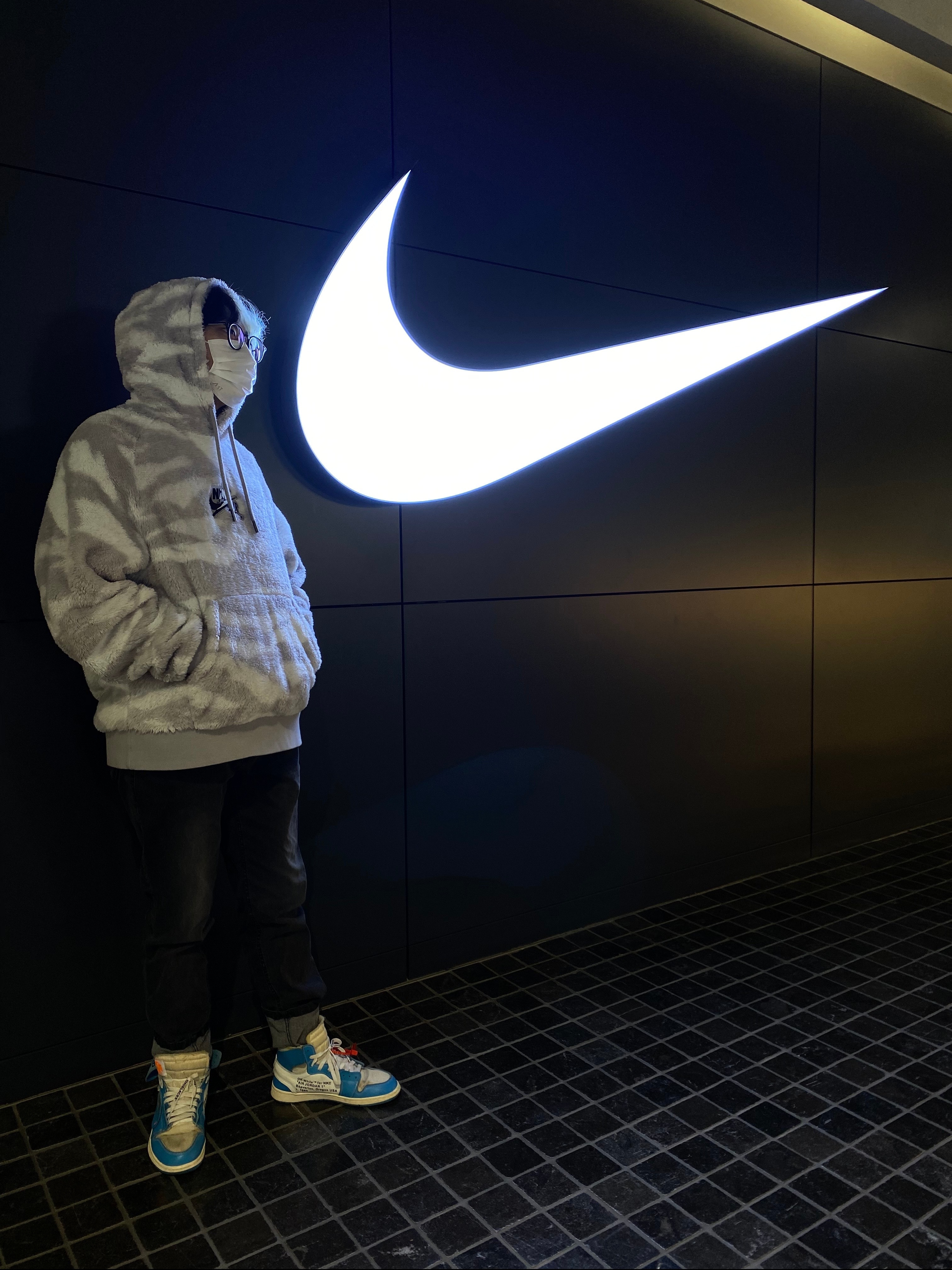 Jordan 1 x Off-White Retro High University Blue 착용 스타일 - 1
