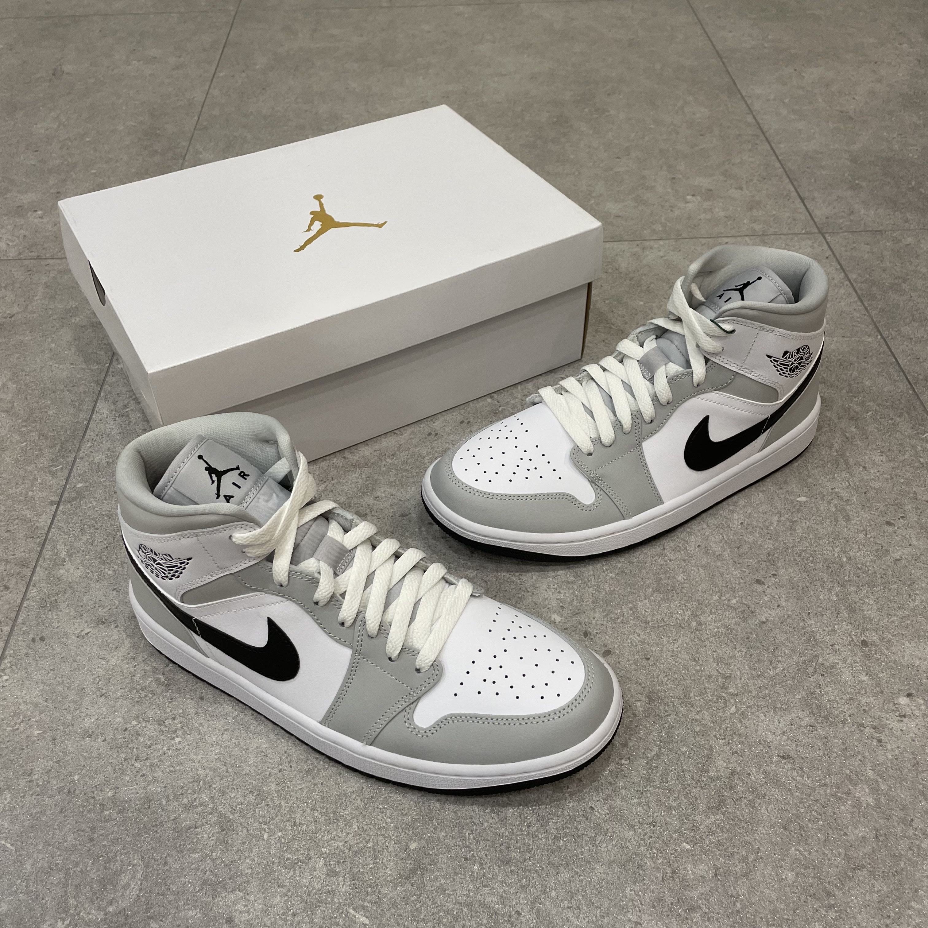 (W) Jordan 1 Mid Grey Fog 착용 스타일