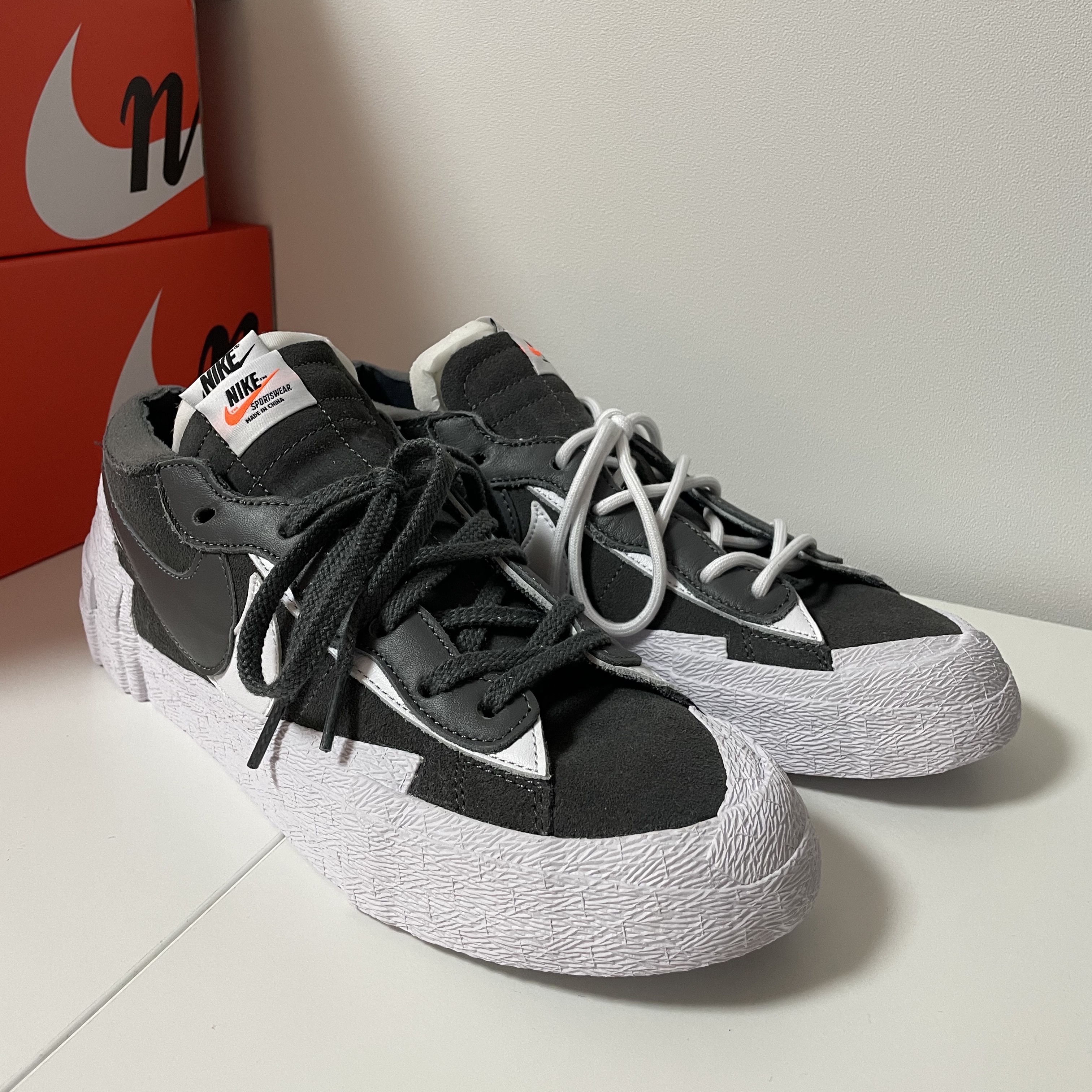 Nike x Sacai Blazer Low Iron Grey 착용 스타일 - 2