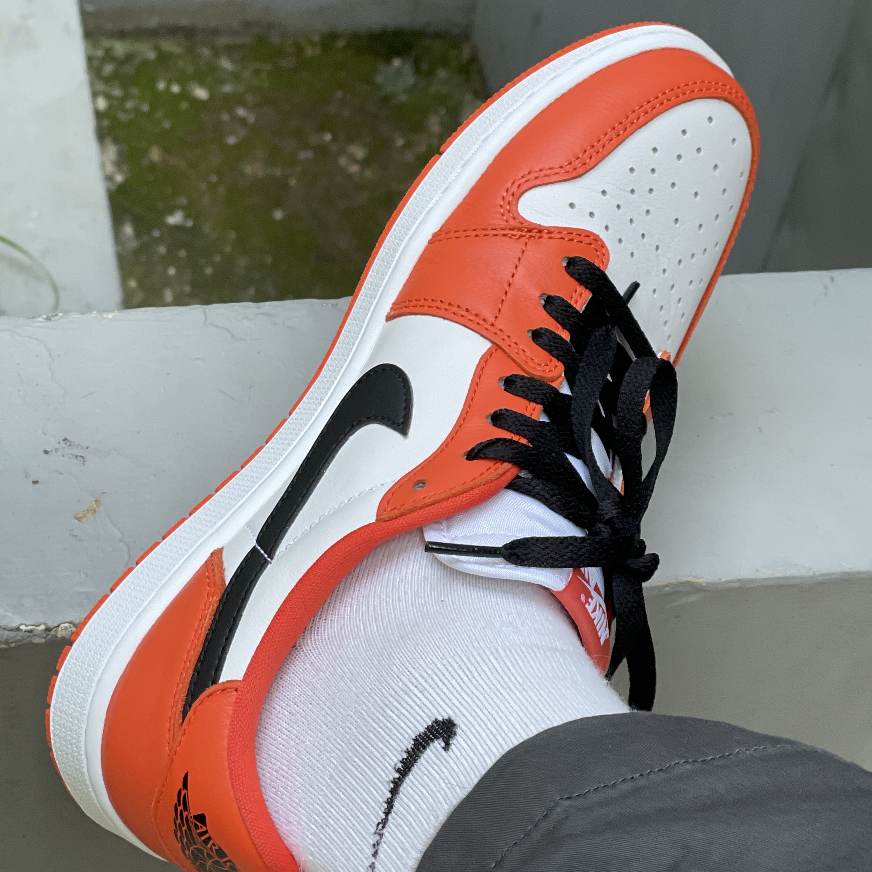 Jordan 1 Low OG Starfish 착용 스타일 - 1