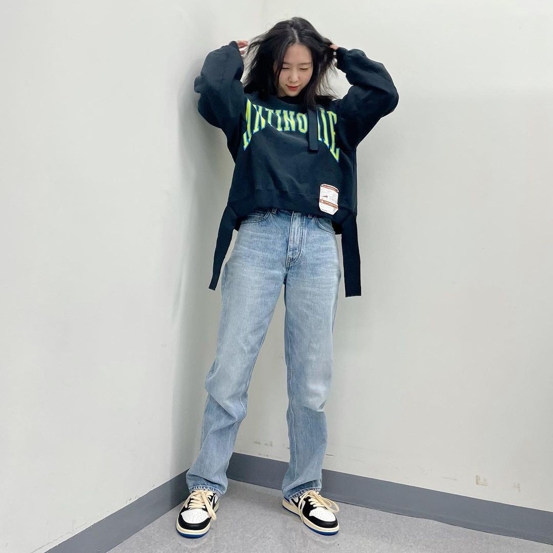 Jordan 1 x Travis Scott x Fragment Retro Low OG SP Military Blue 착용 스타일 - 3
