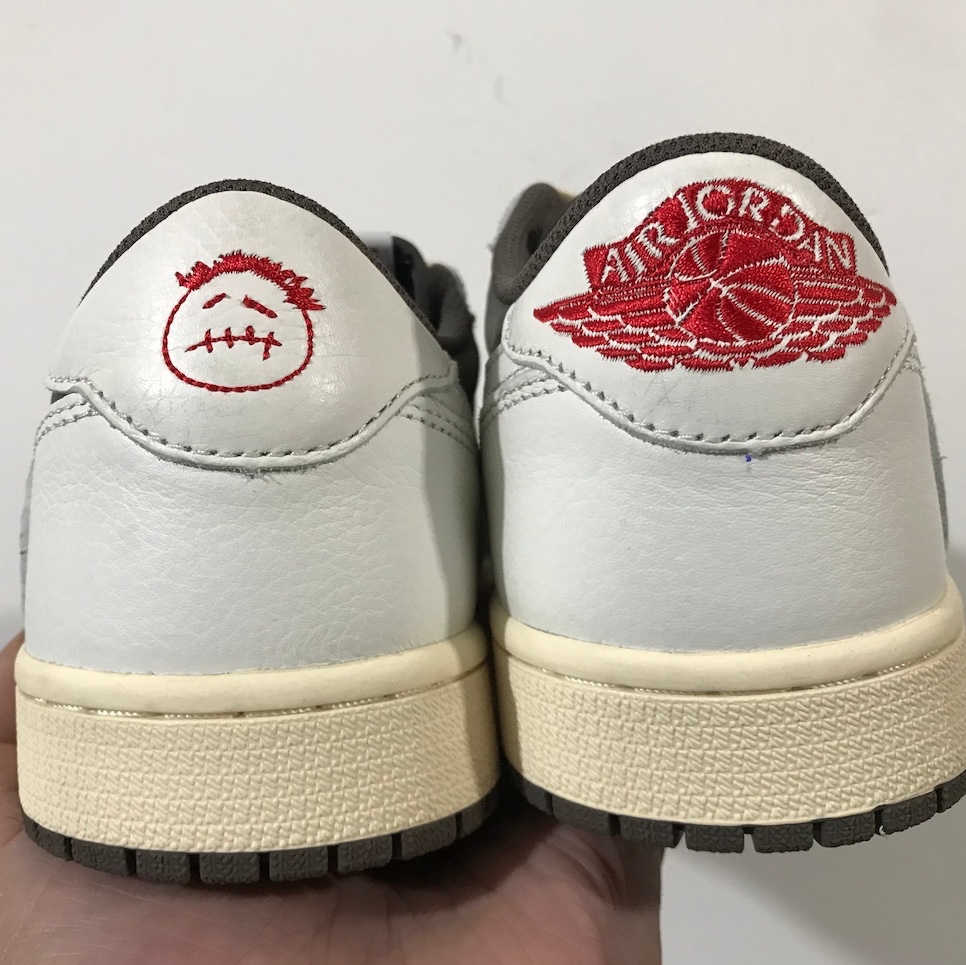 Jordan 1 x Travis Scott Retro Low OG SP Sail and Ridgerock, (PS) Jordan 1 x Travis Scott Retro Low OG SP Sail and Ridgerock 착용 스타일 - 5