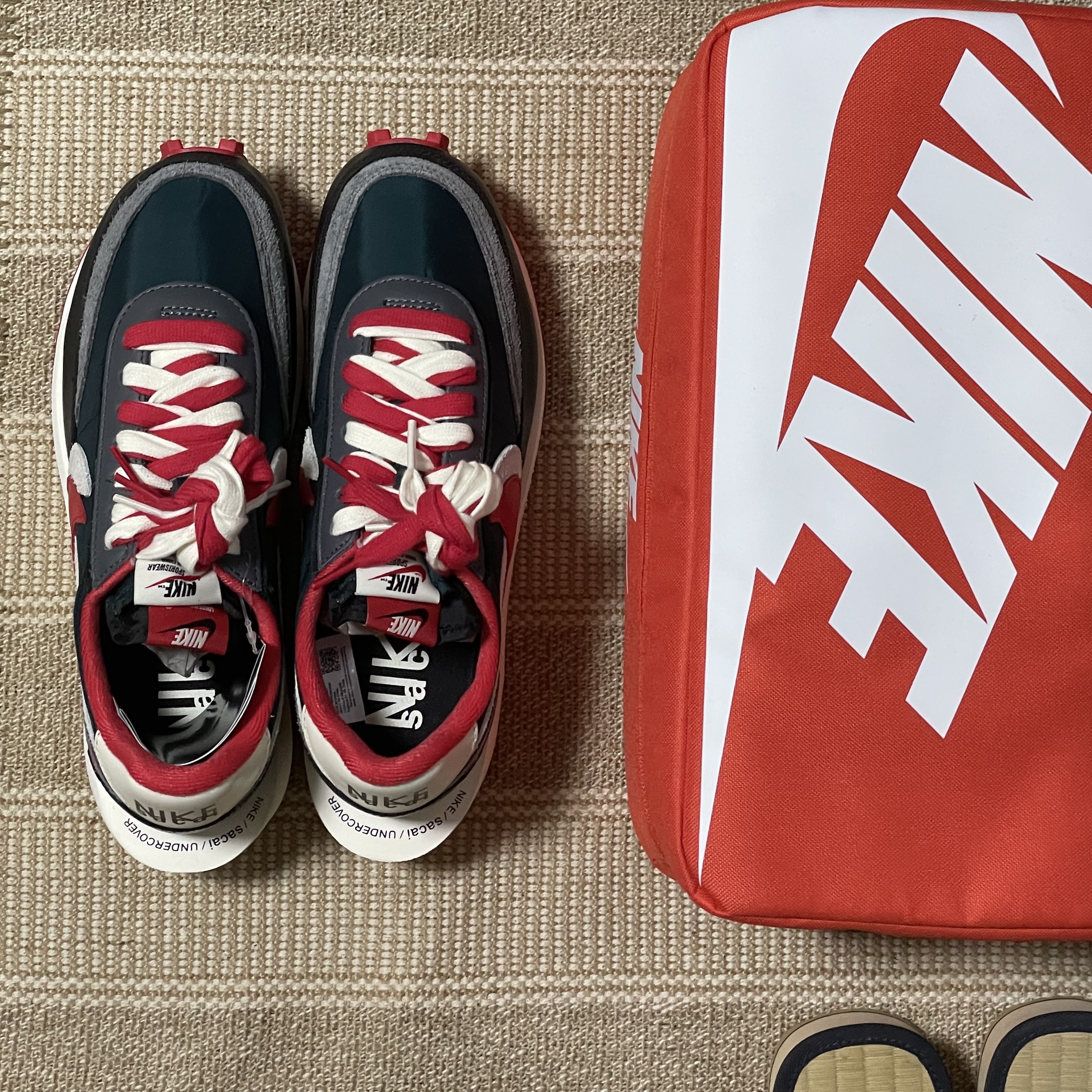Nike x Sacai x Undercover LDWaffle Midnight Spruce University Red 착용 스타일 - 1