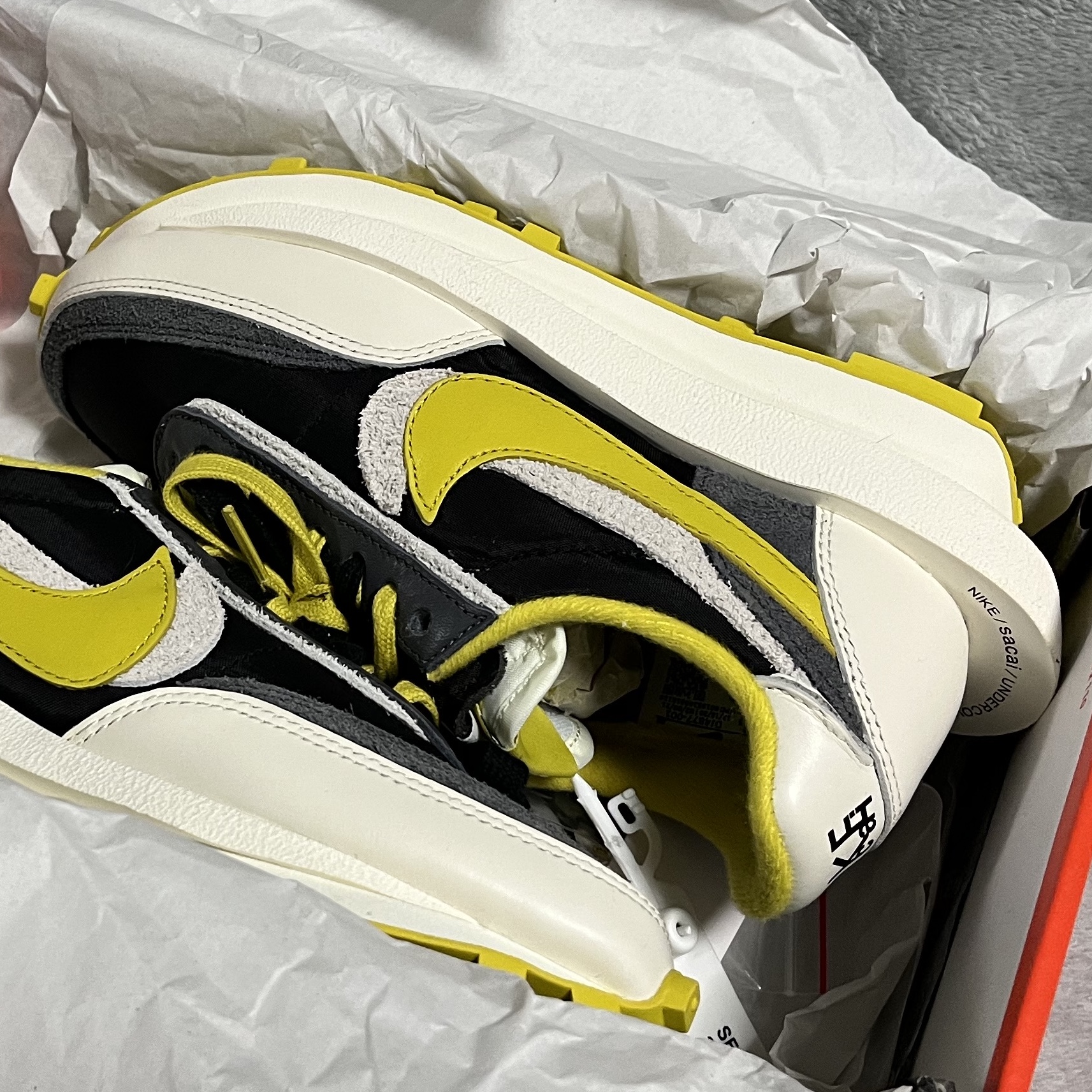 Nike x Sacai x Undercover LDWaffle Black Bright Citron 착용 스타일 - 2
