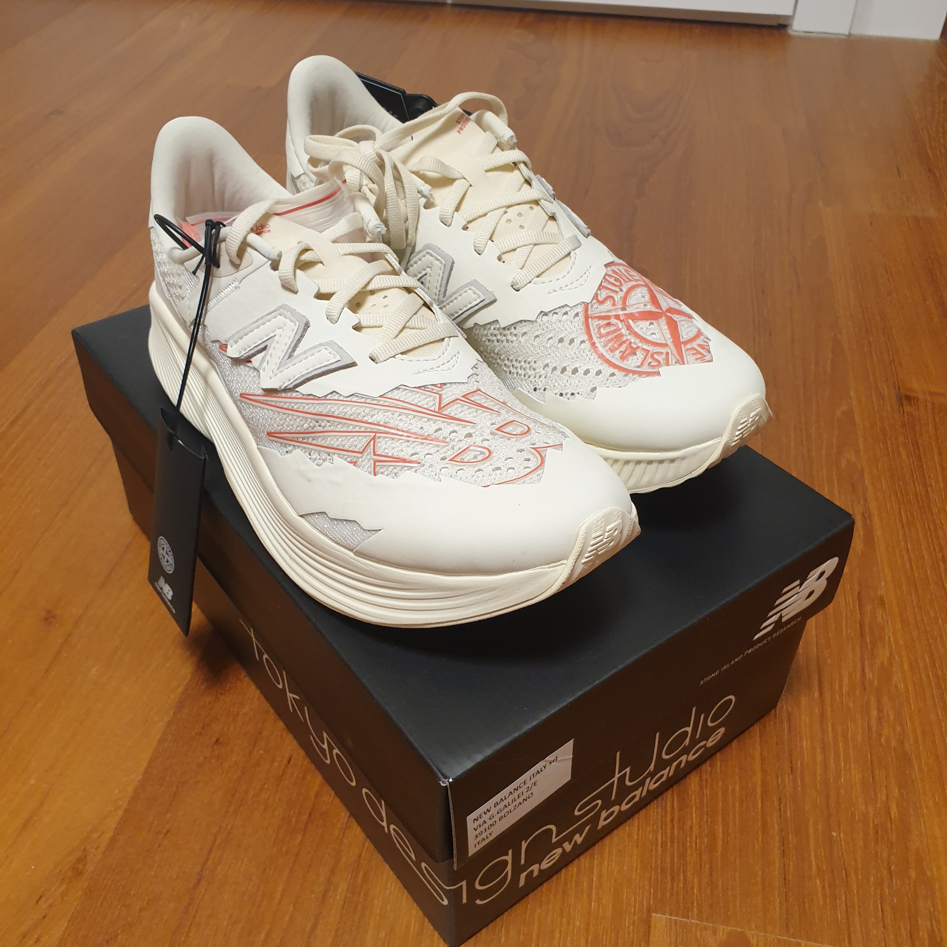 New Balance x Stone Island x Tokyo Design Studio FuelCell RC Elite v2 착용 스타일 - 4