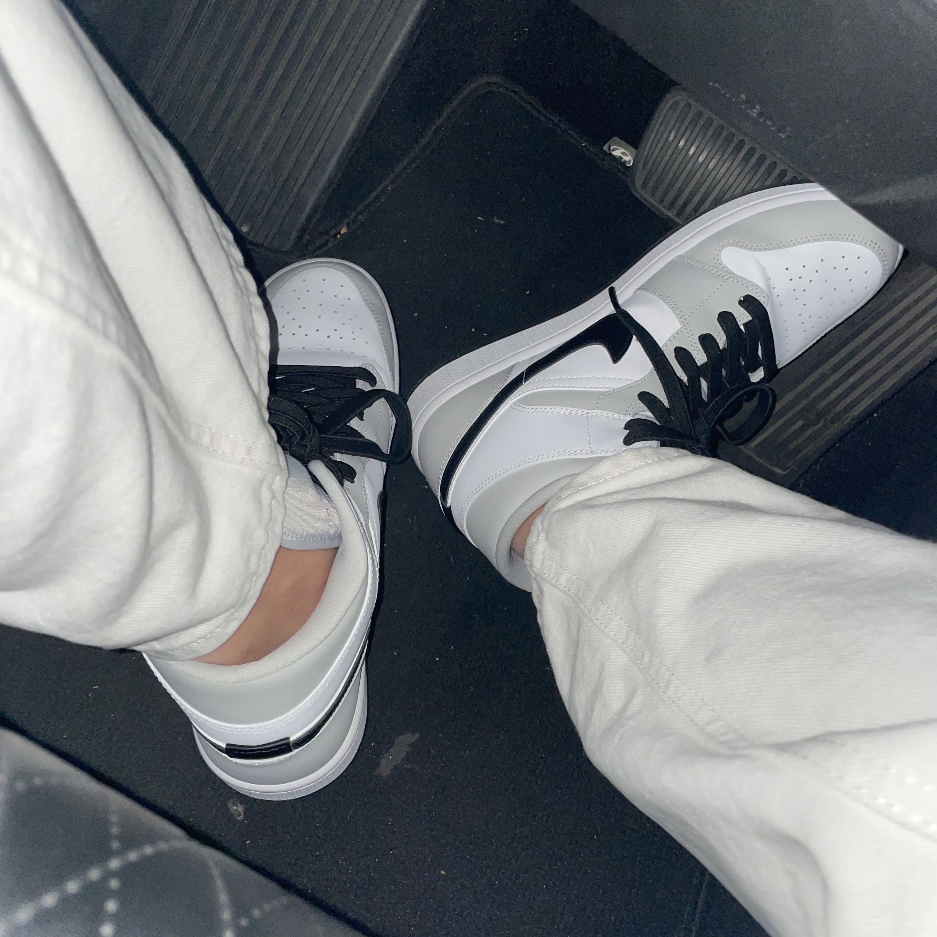 (W) Jordan 1 Mid Grey Fog 착용 스타일 - 2