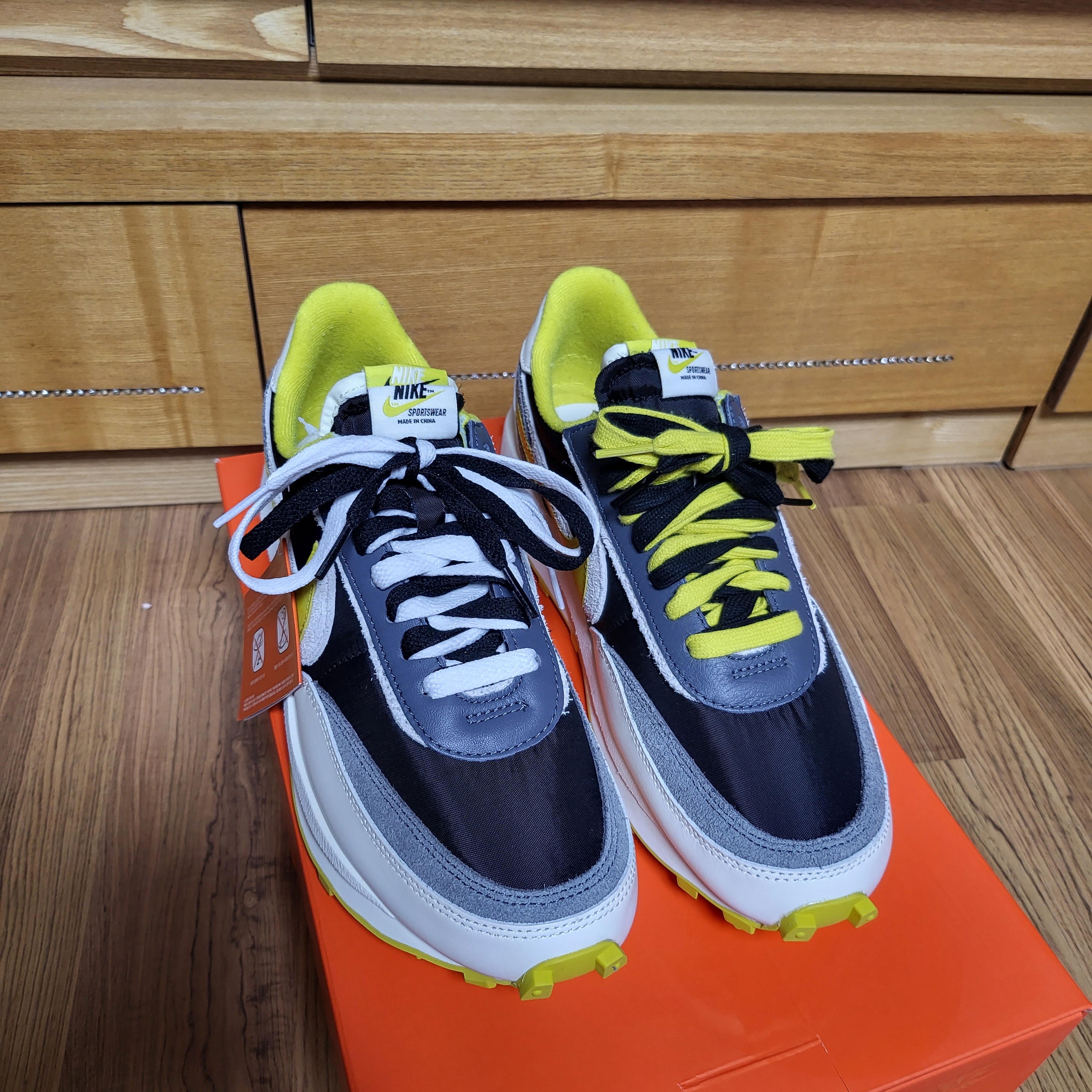 Nike x Sacai x Undercover LDWaffle Black Bright Citron 착용 스타일 - 2