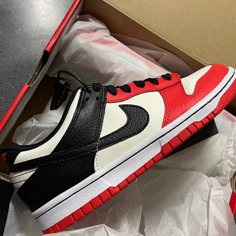 (GS) Nike x NBA Dunk Low Black and Chile Red 착용 스타일