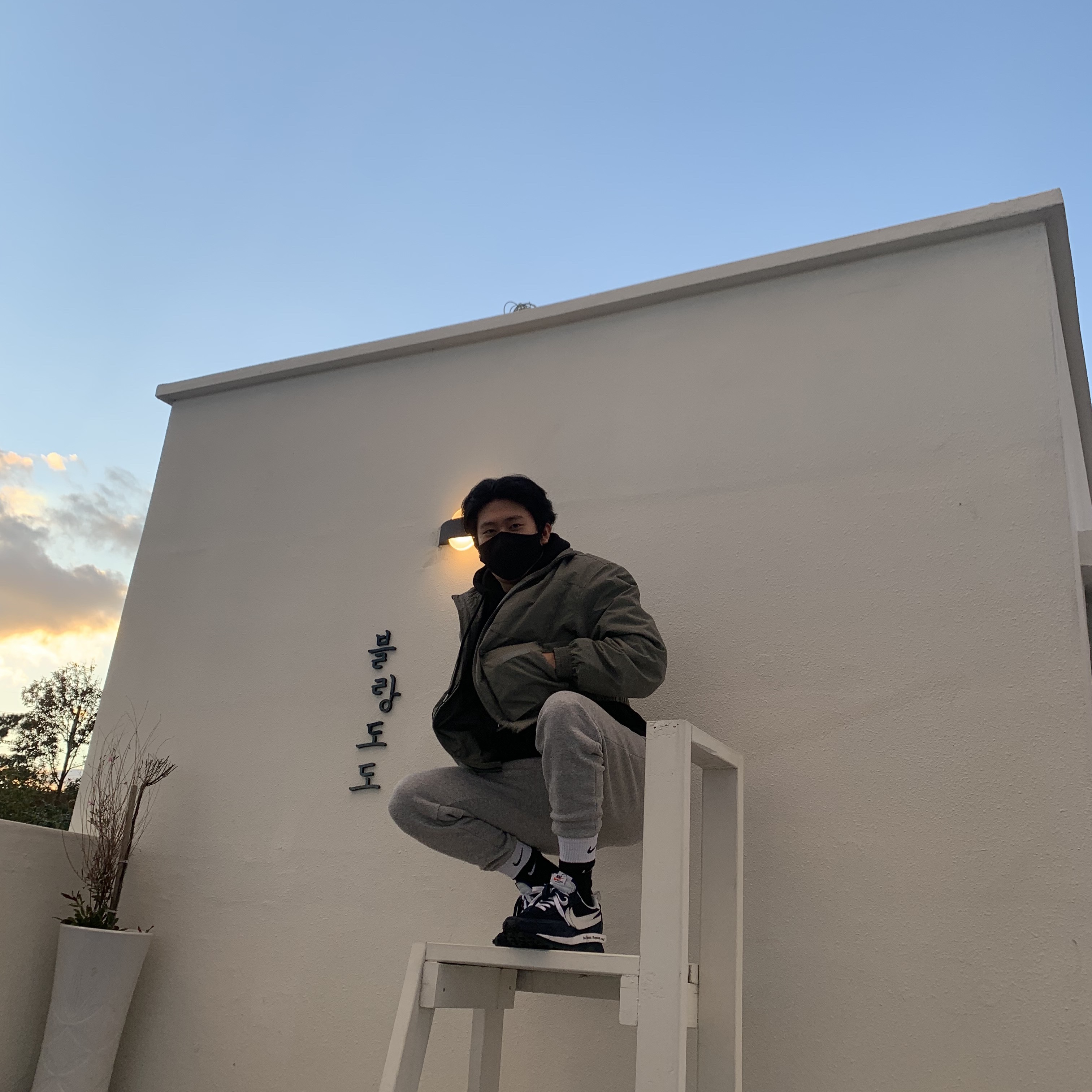 Nike x Sacai x Fragment LDWaffle Blackened Blue 착용 스타일