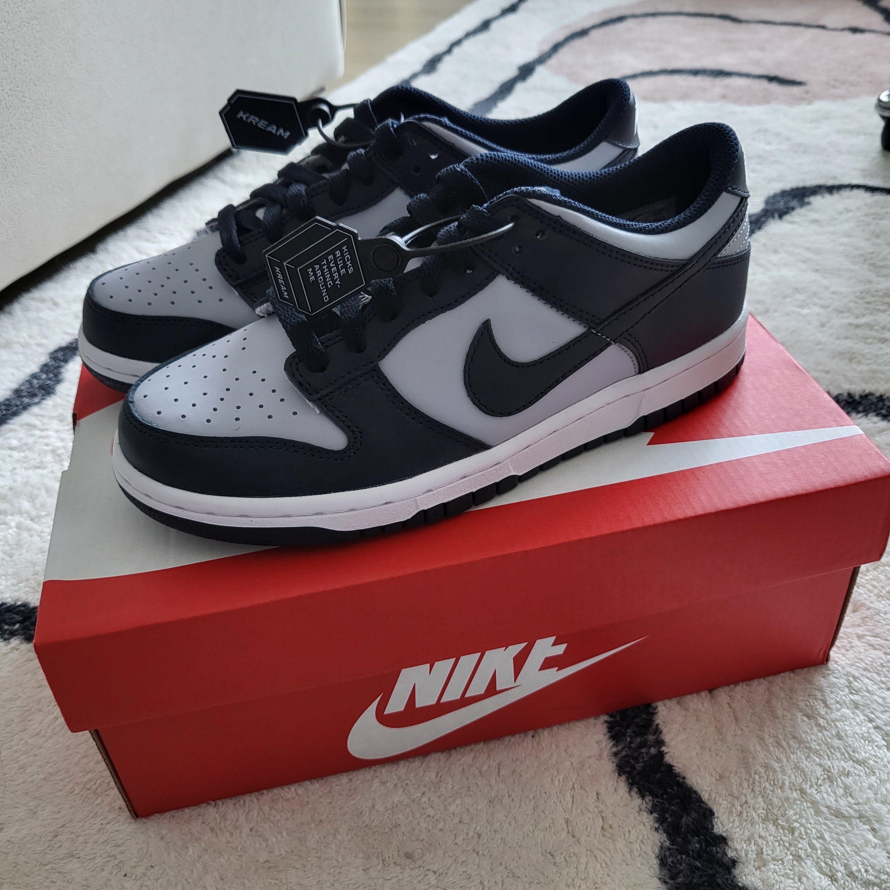 Nike Dunk Low Retro Championship Grey, (GS) Nike Dunk Low Championship Grey 착용 스타일 - 2
