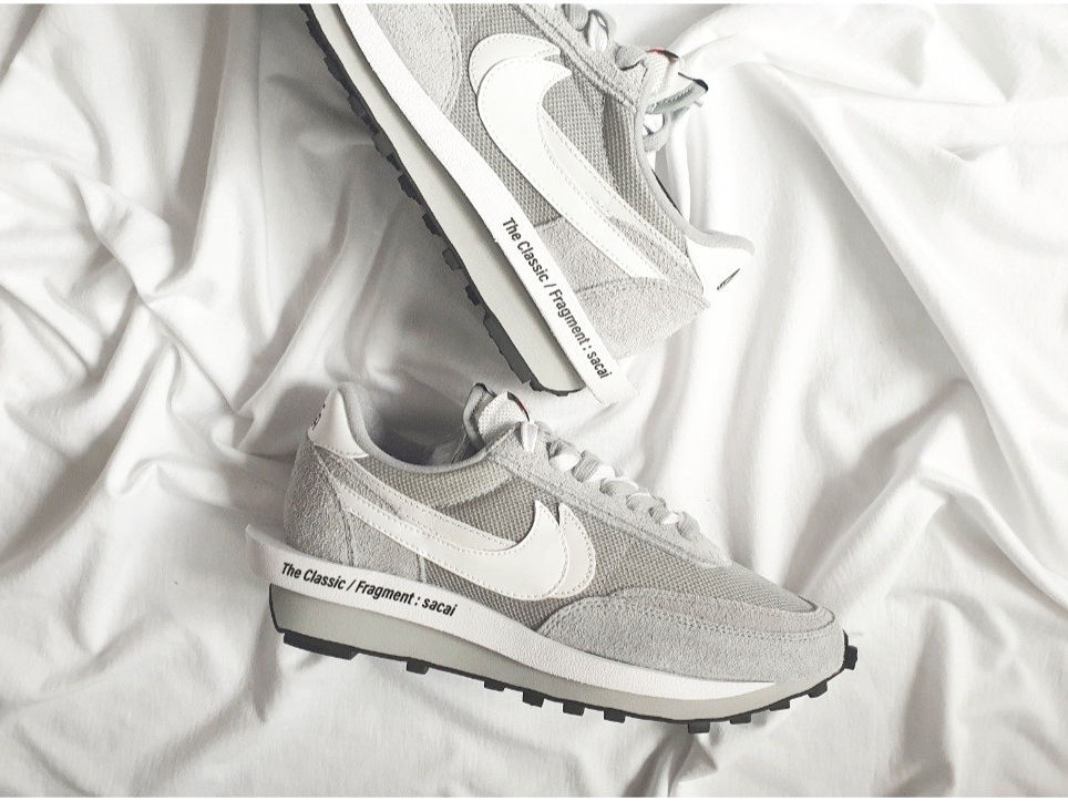 Nike x Sacai x Fragment LDWaffle Light Smoke Grey 착용 스타일 - 3
