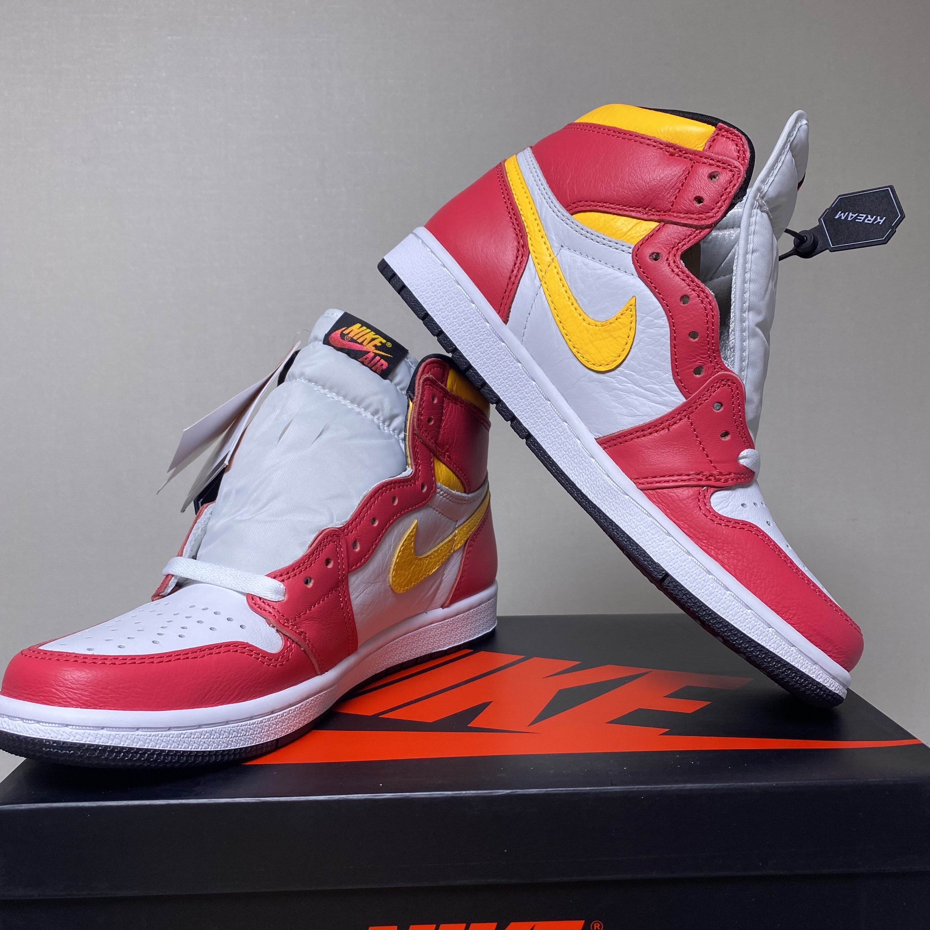 Jordan 1 Retro High OG Light Fusion Red 착용 스타일