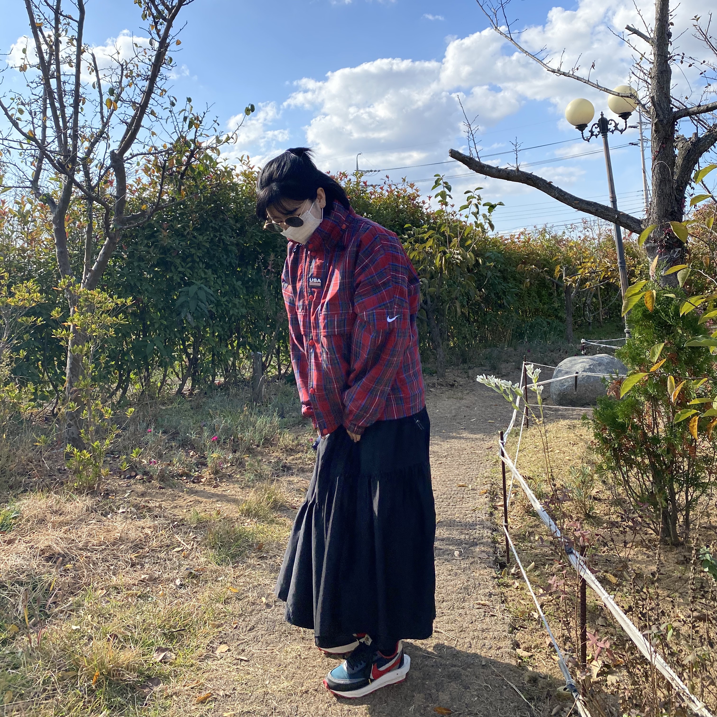 Nike x Sacai x Undercover LDWaffle Midnight Spruce University Red, Nike Plaid Swoosh Stripe Jacket 착용 스타일 - 2