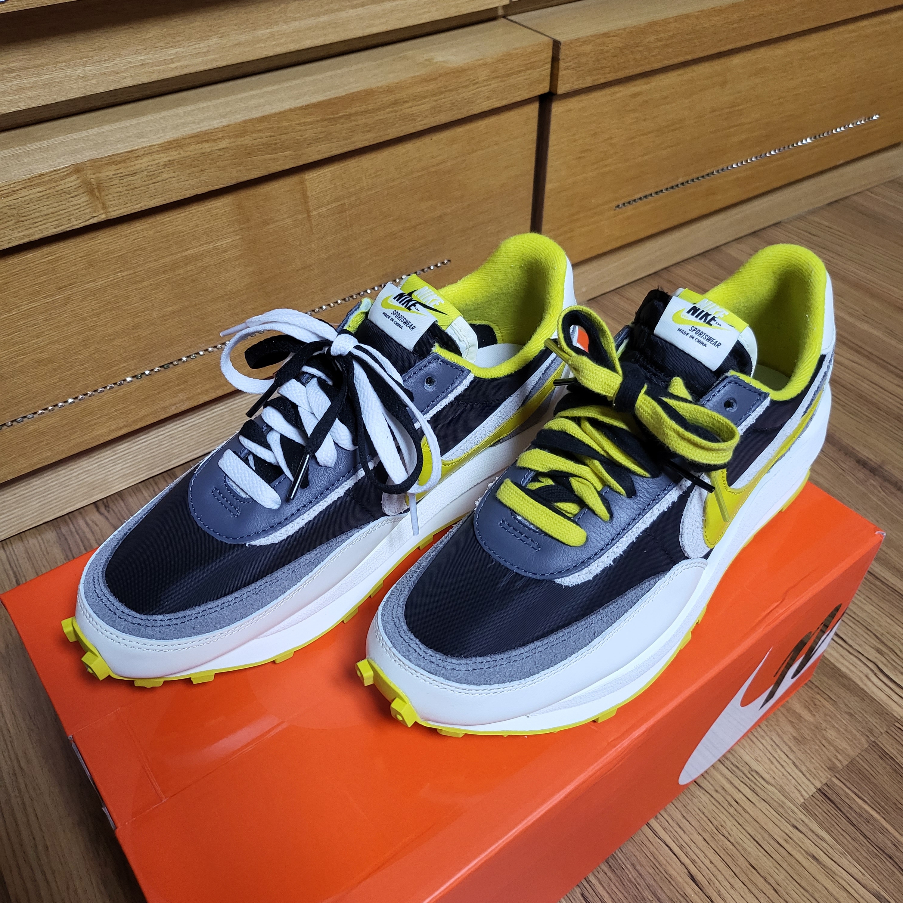 Nike x Sacai x Undercover LDWaffle Black Bright Citron 착용 스타일 - 3