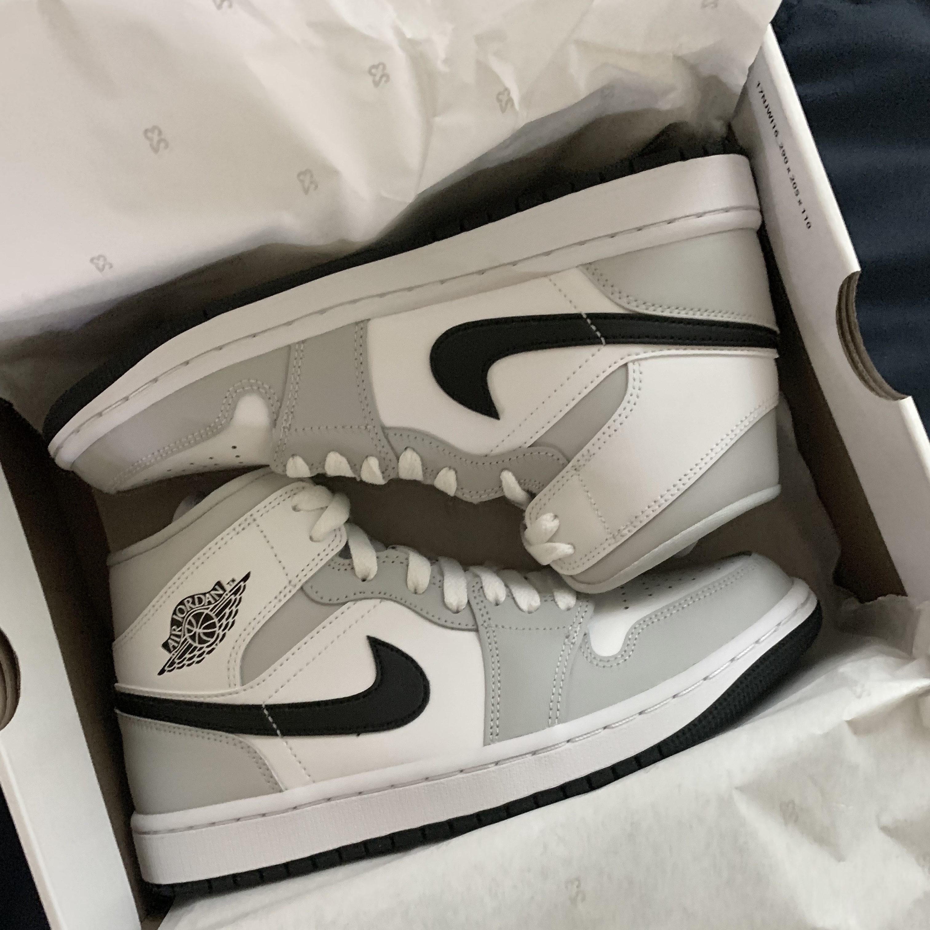 (W) Jordan 1 Mid Grey Fog 착용 스타일
