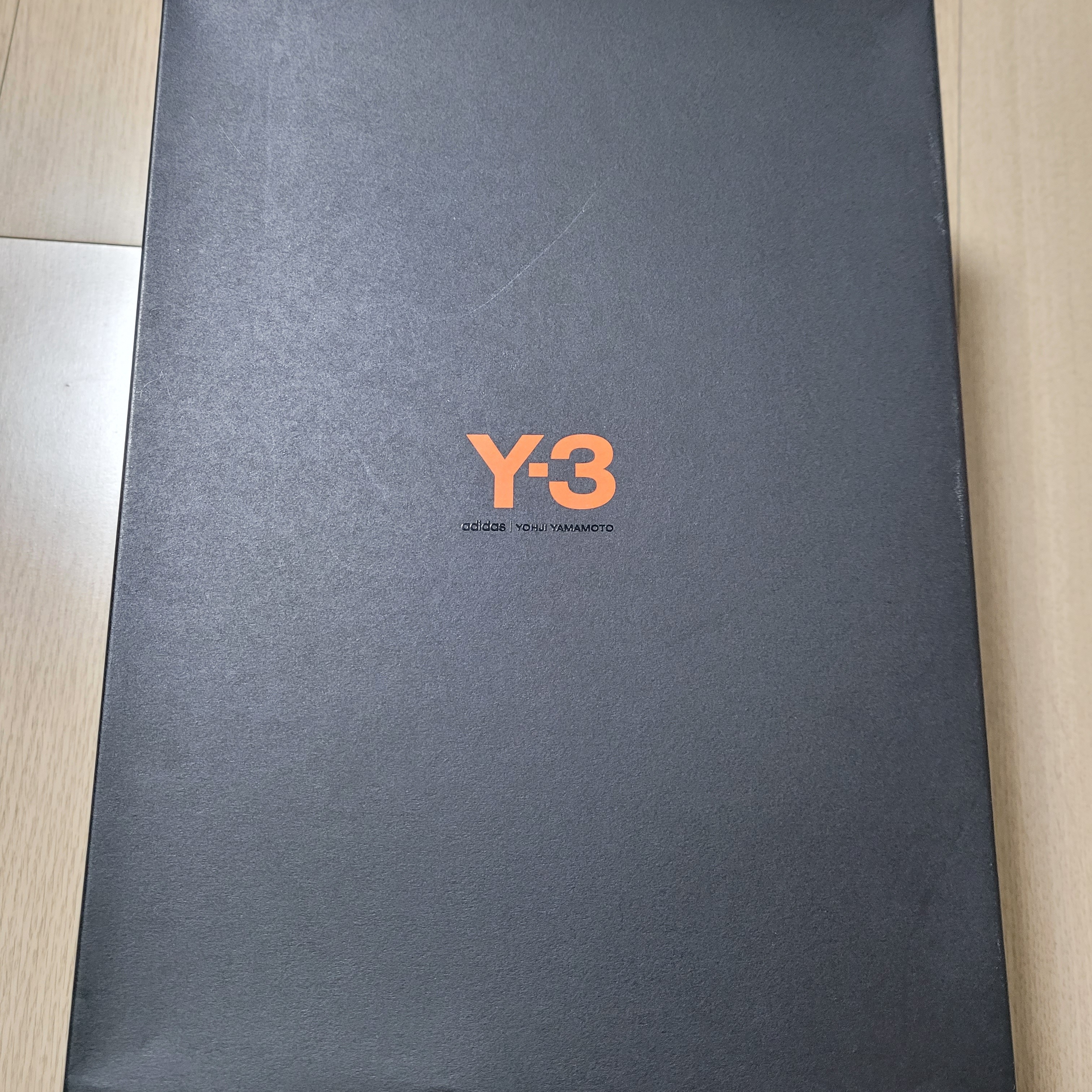 Y-3 Yohji Pro Cloud White Bold Blue 착용 스타일 - 1