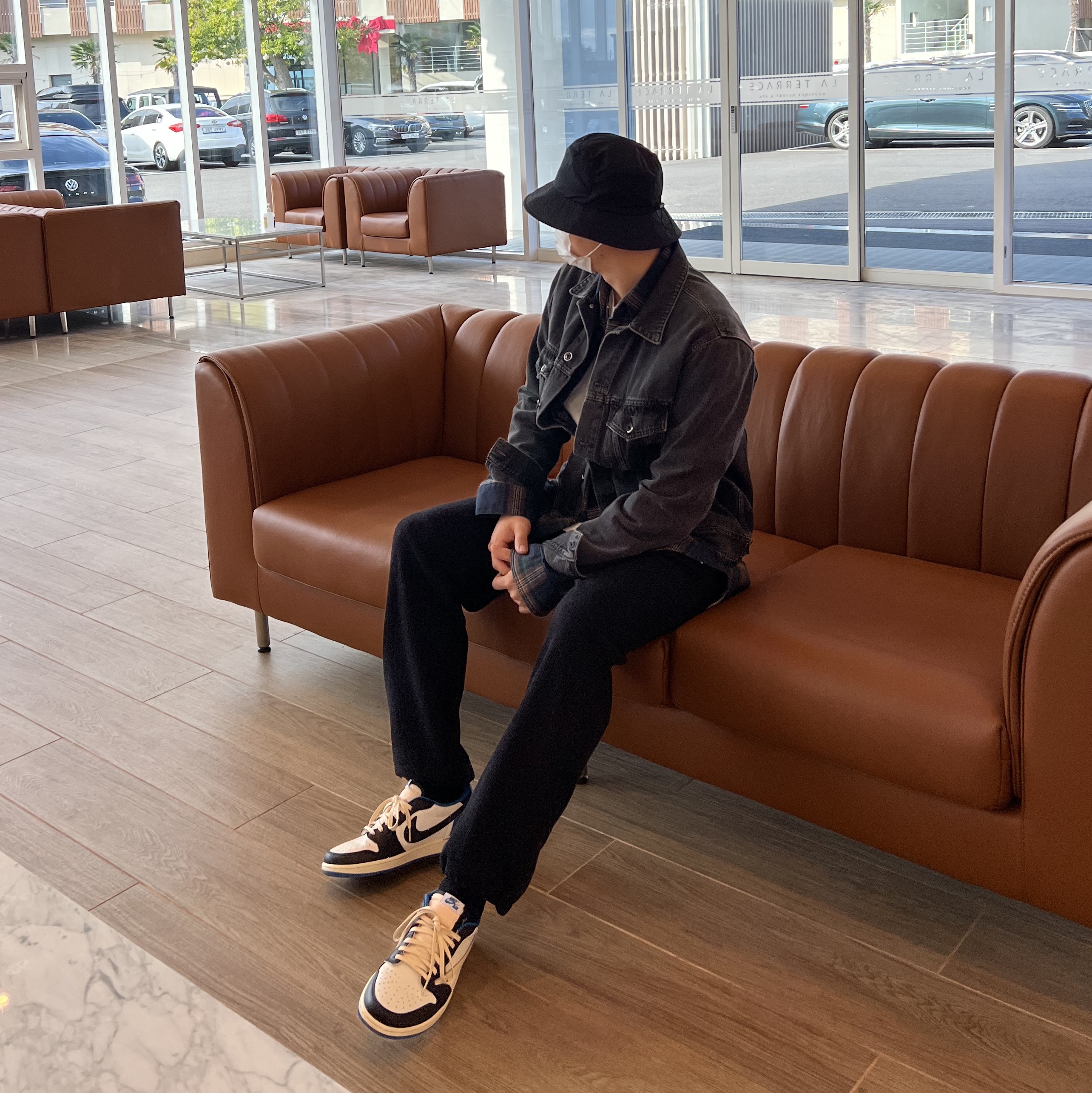 Jordan 1 x Travis Scott x Fragment Retro Low OG SP Military Blue 착용 스타일