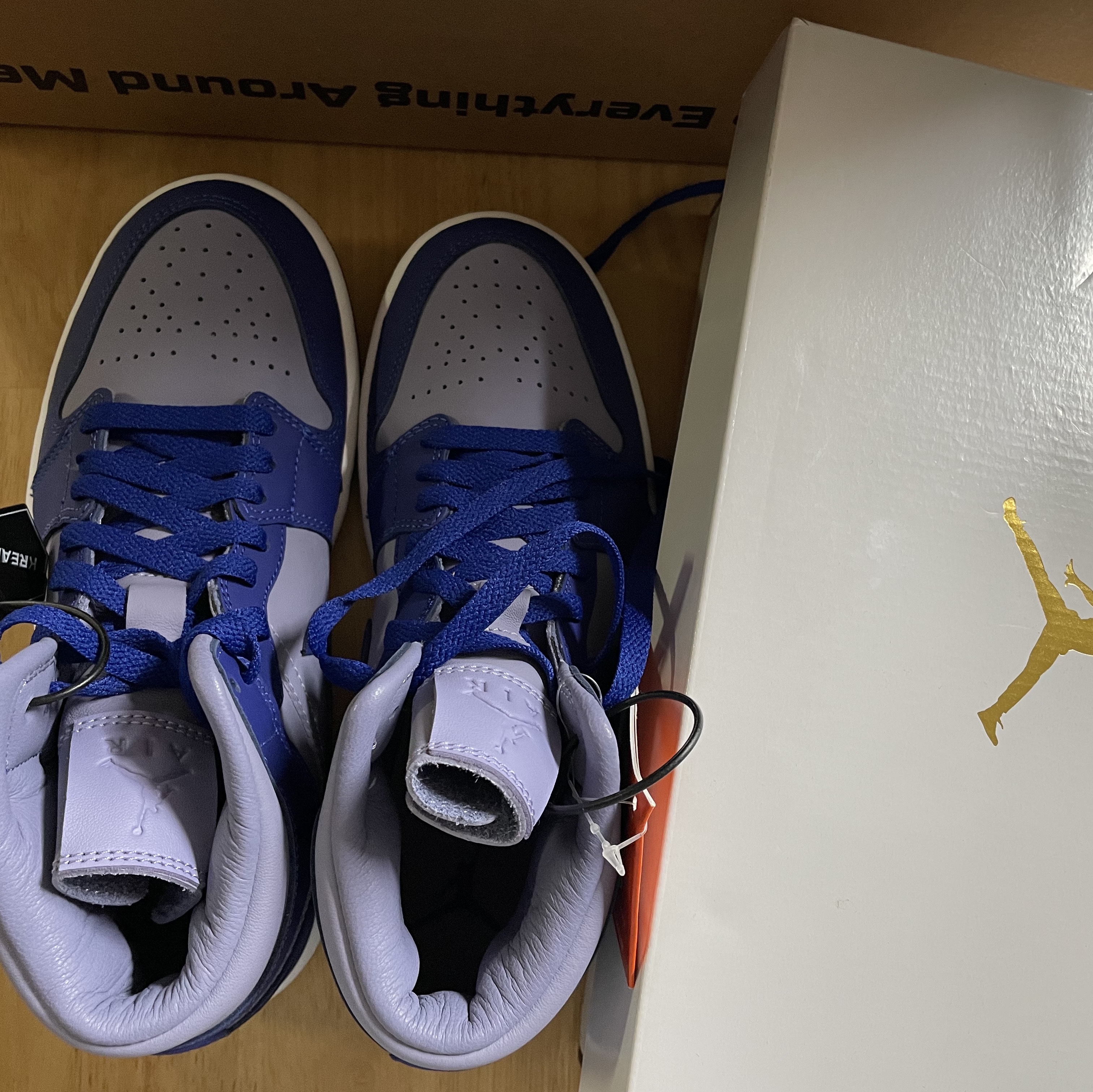(W) Jordan 1 Mid SE Iron Purple 착용 스타일 - 4