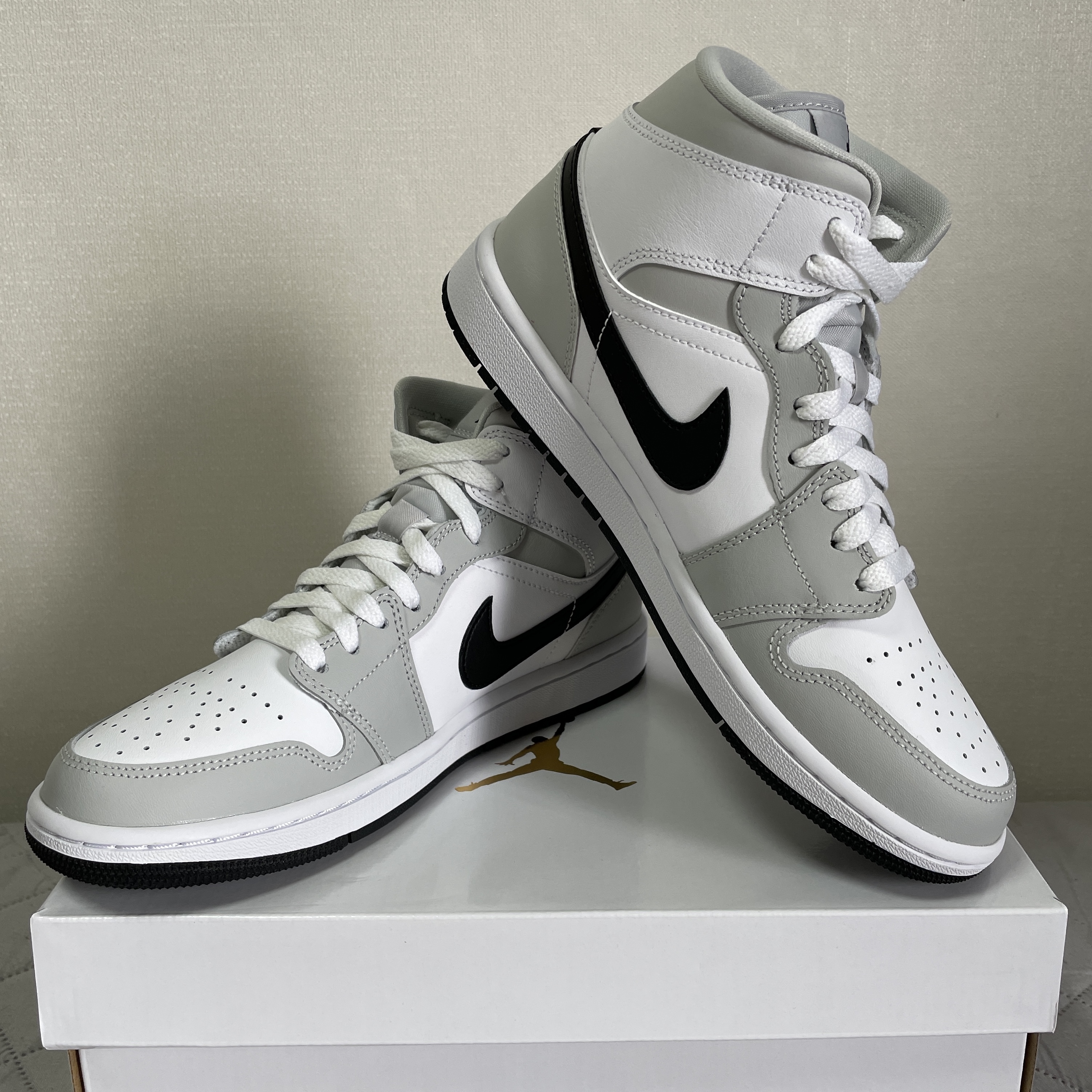 (W) Jordan 1 Mid Grey Fog 착용 스타일