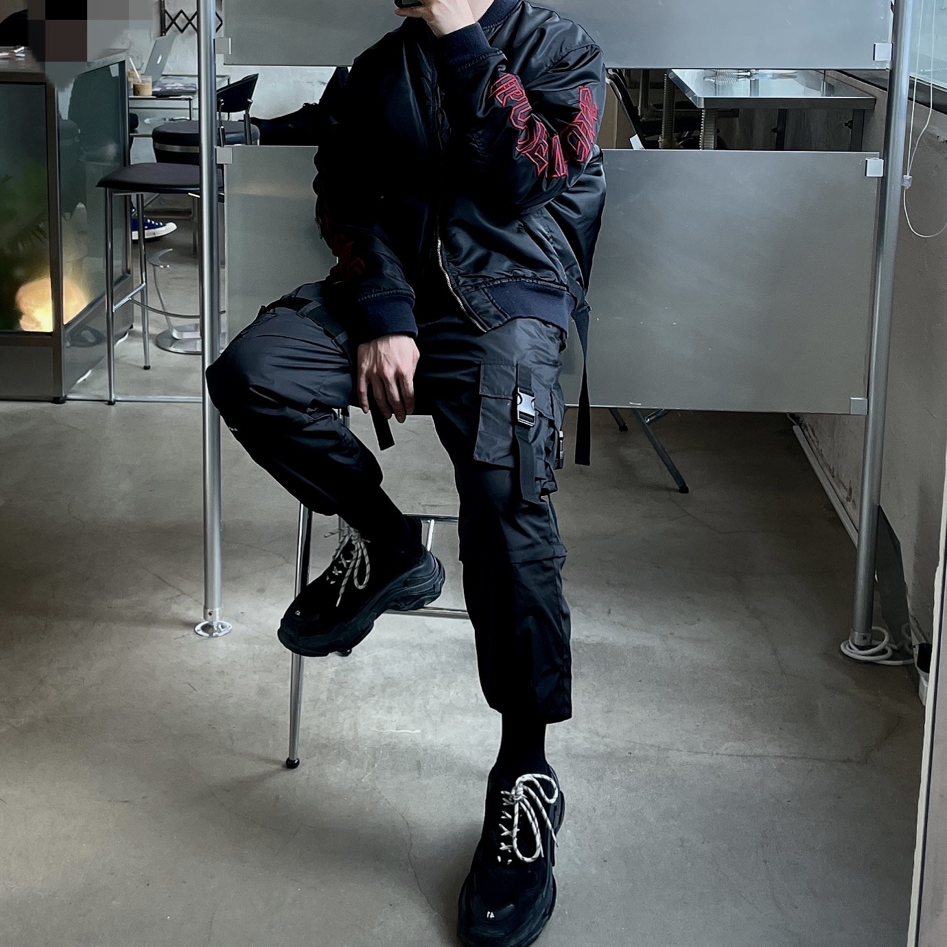Balenciaga Triple S Triple Black 2018 Reissue (Pre-Distressed) 착용 스타일 - 2