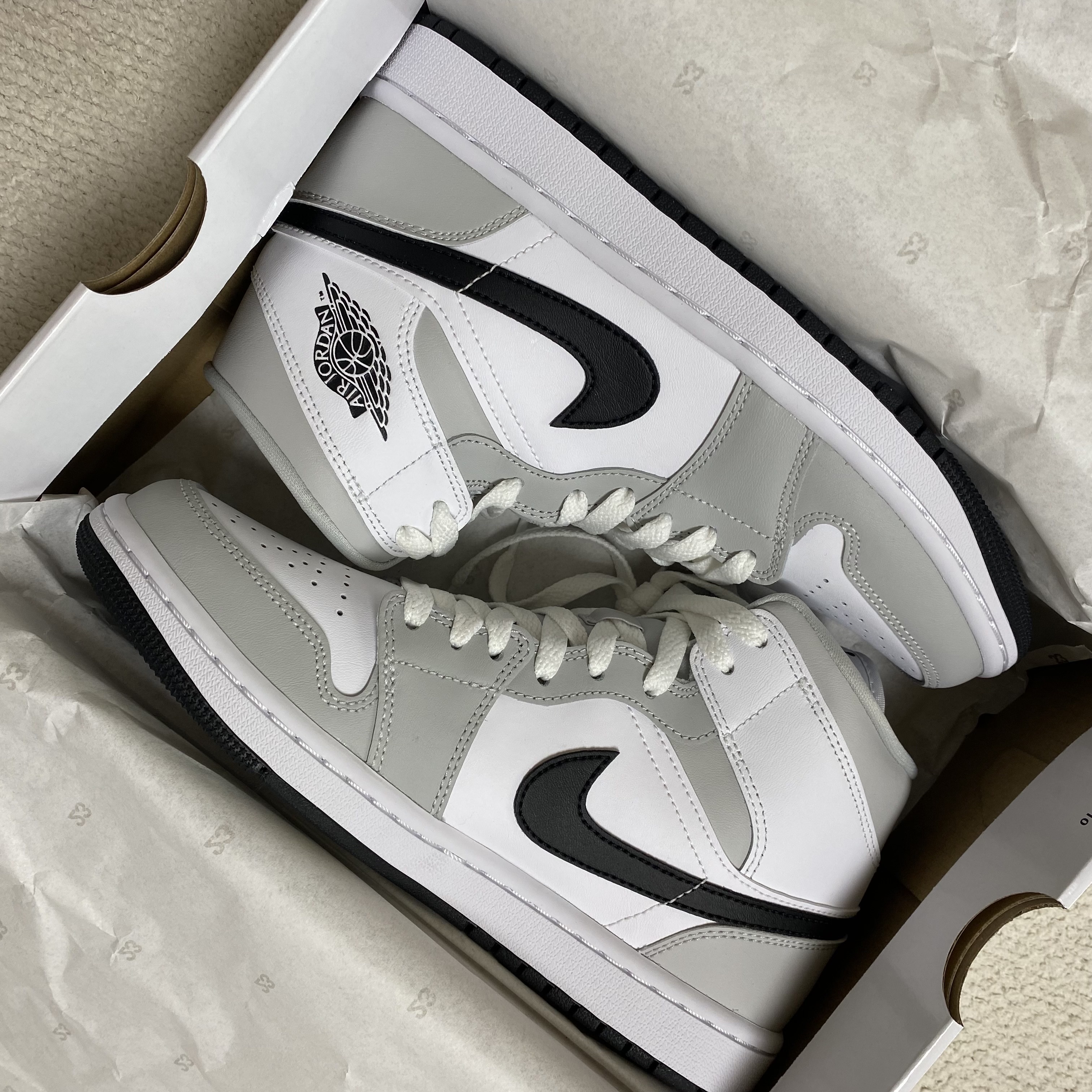 (W) Jordan 1 Mid Grey Fog 착용 스타일