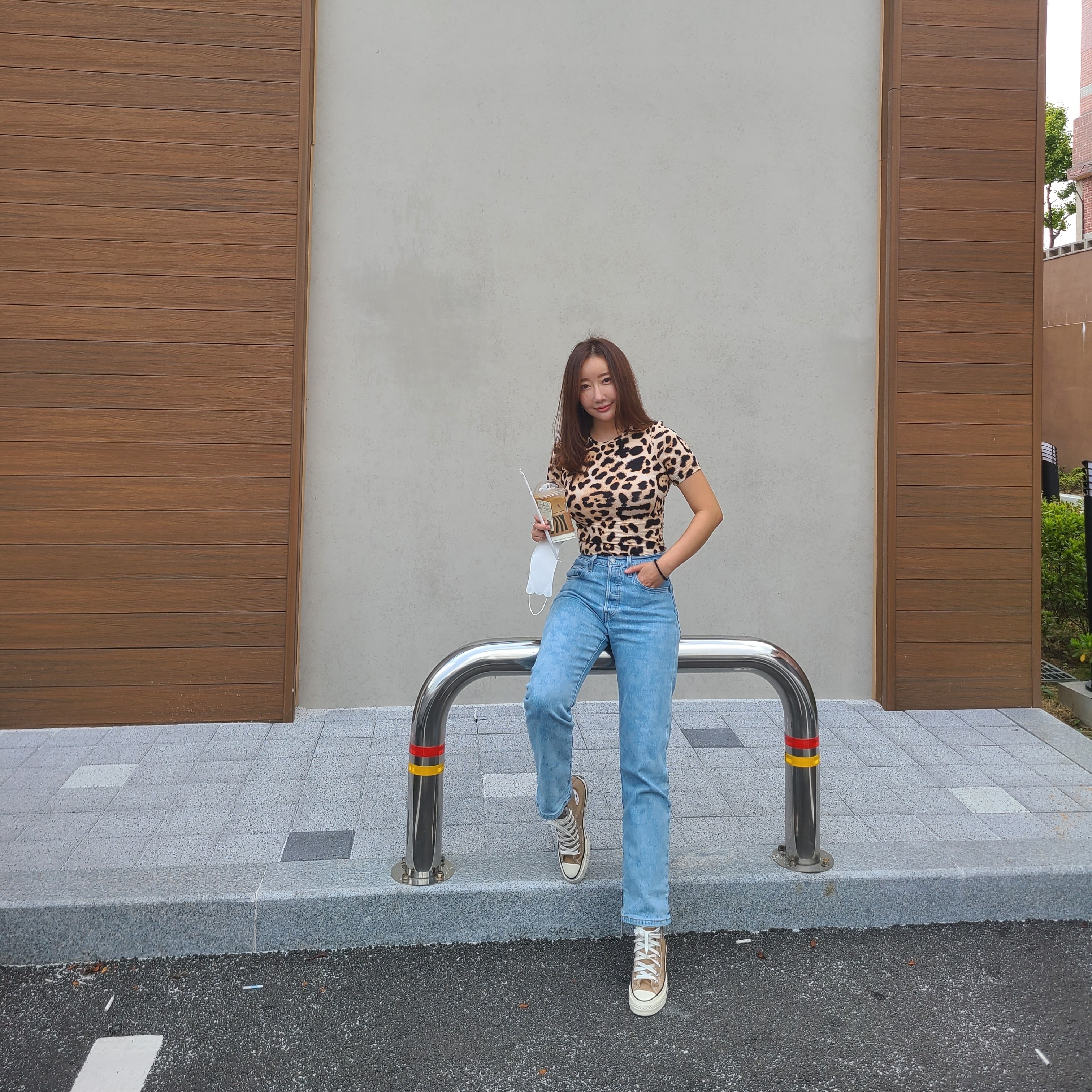 Converse Chuck 70 High Nomad Khaki 착용 스타일 - 1
