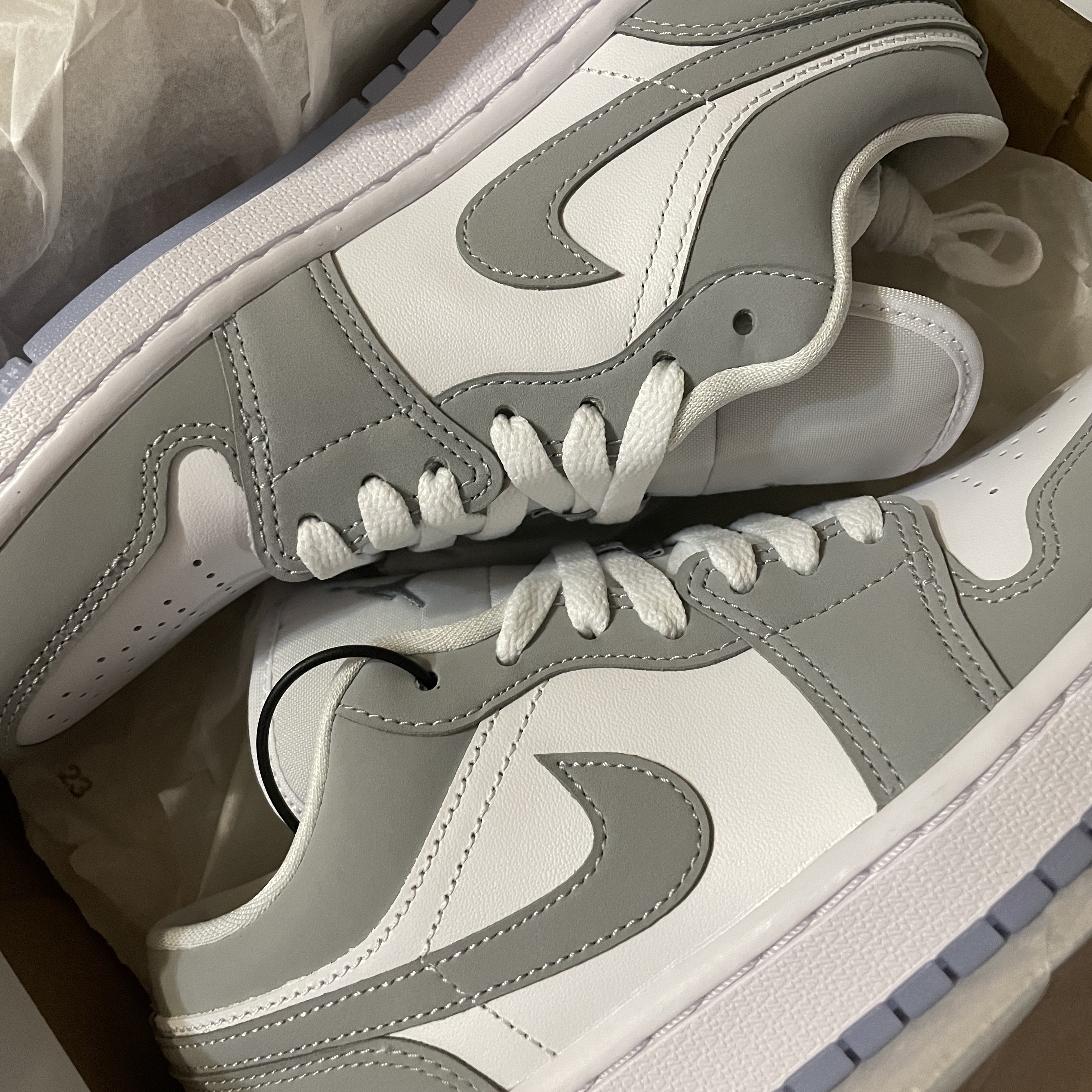 (W) Jordan 1 Low White Wolf Grey 착용 스타일 - 2