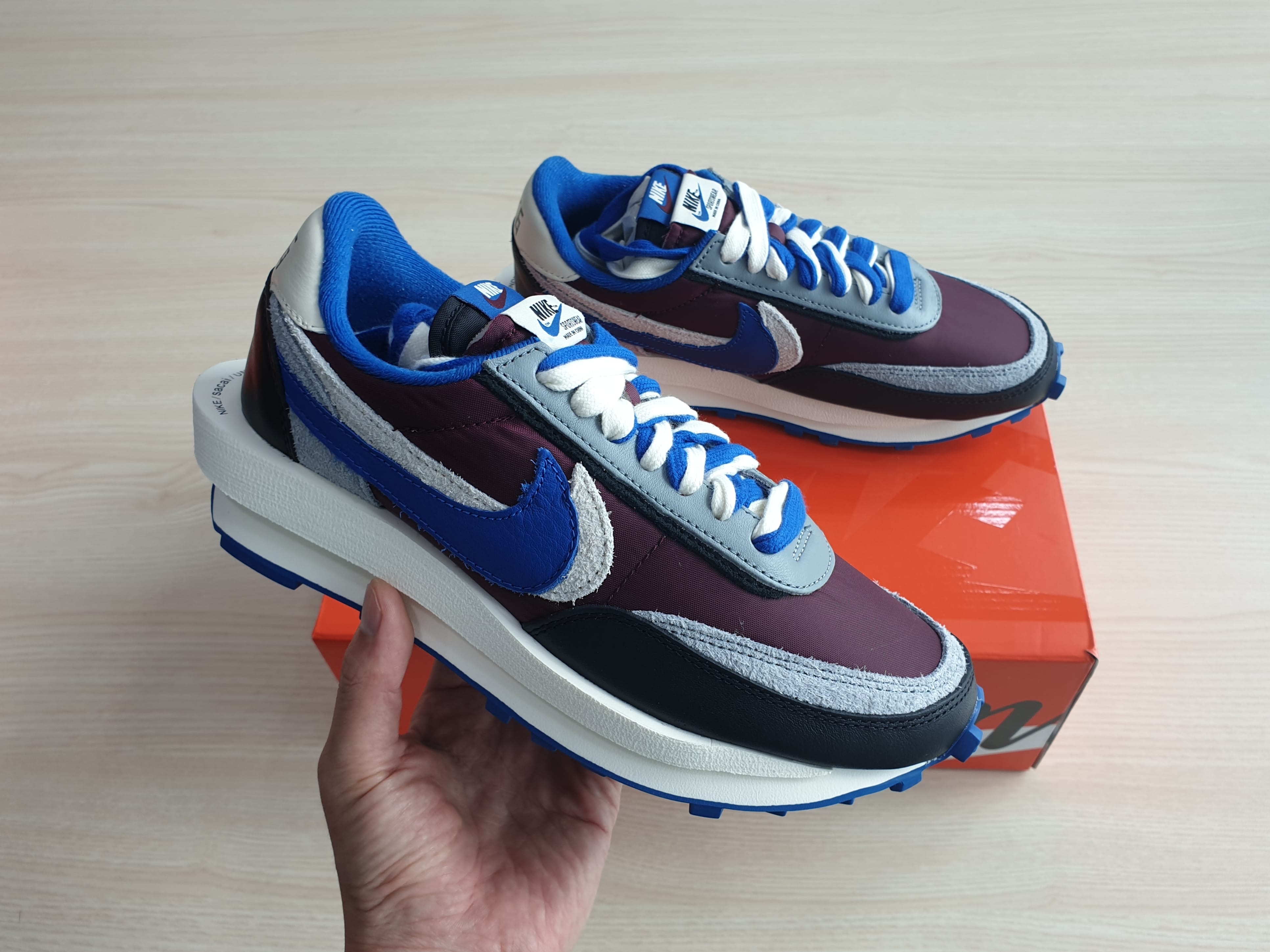 Nike x Sacai x Undercover LDWaffle Night Maroon Team Royal 착용 스타일