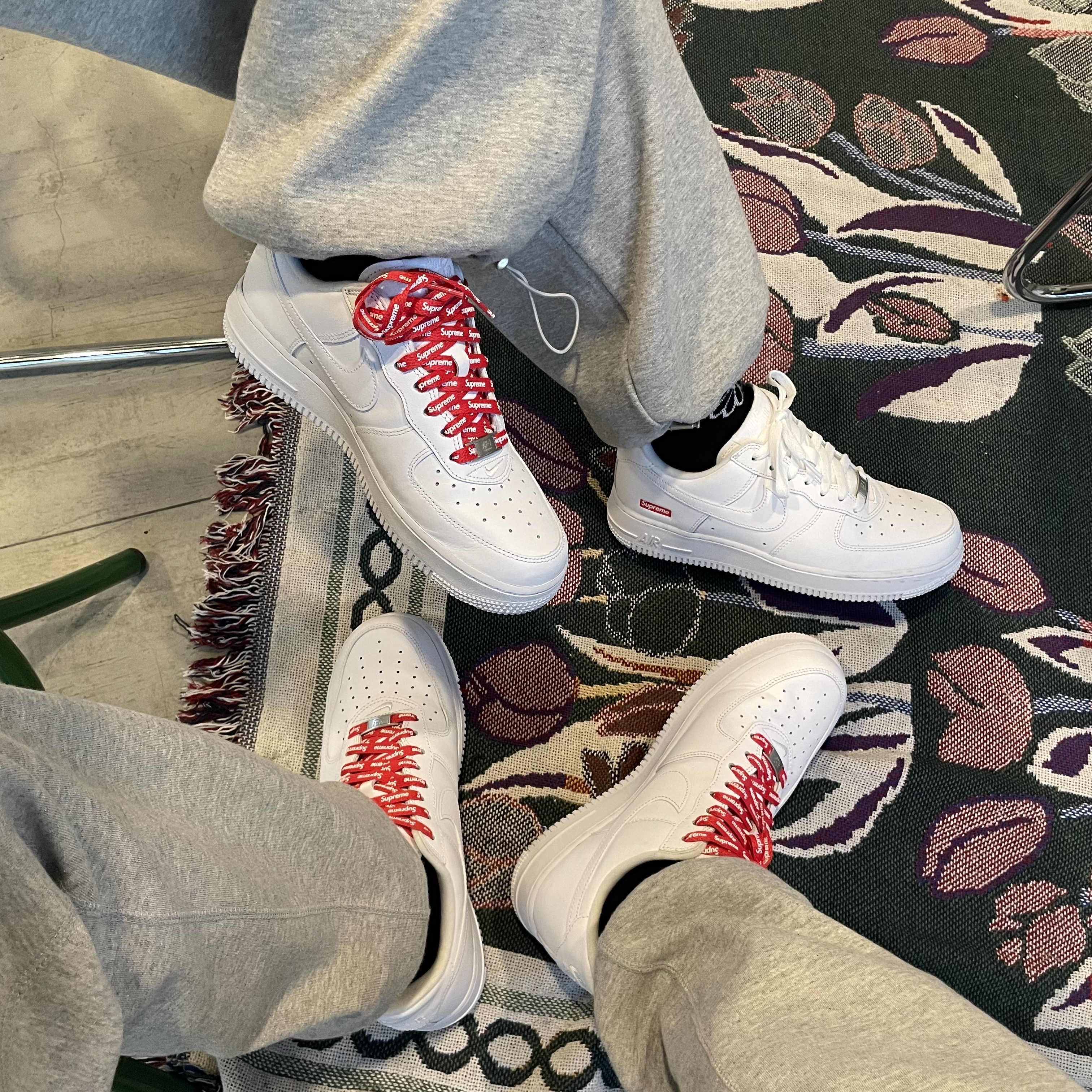 Nike x Supreme Air Force 1 Low White 착용 스타일