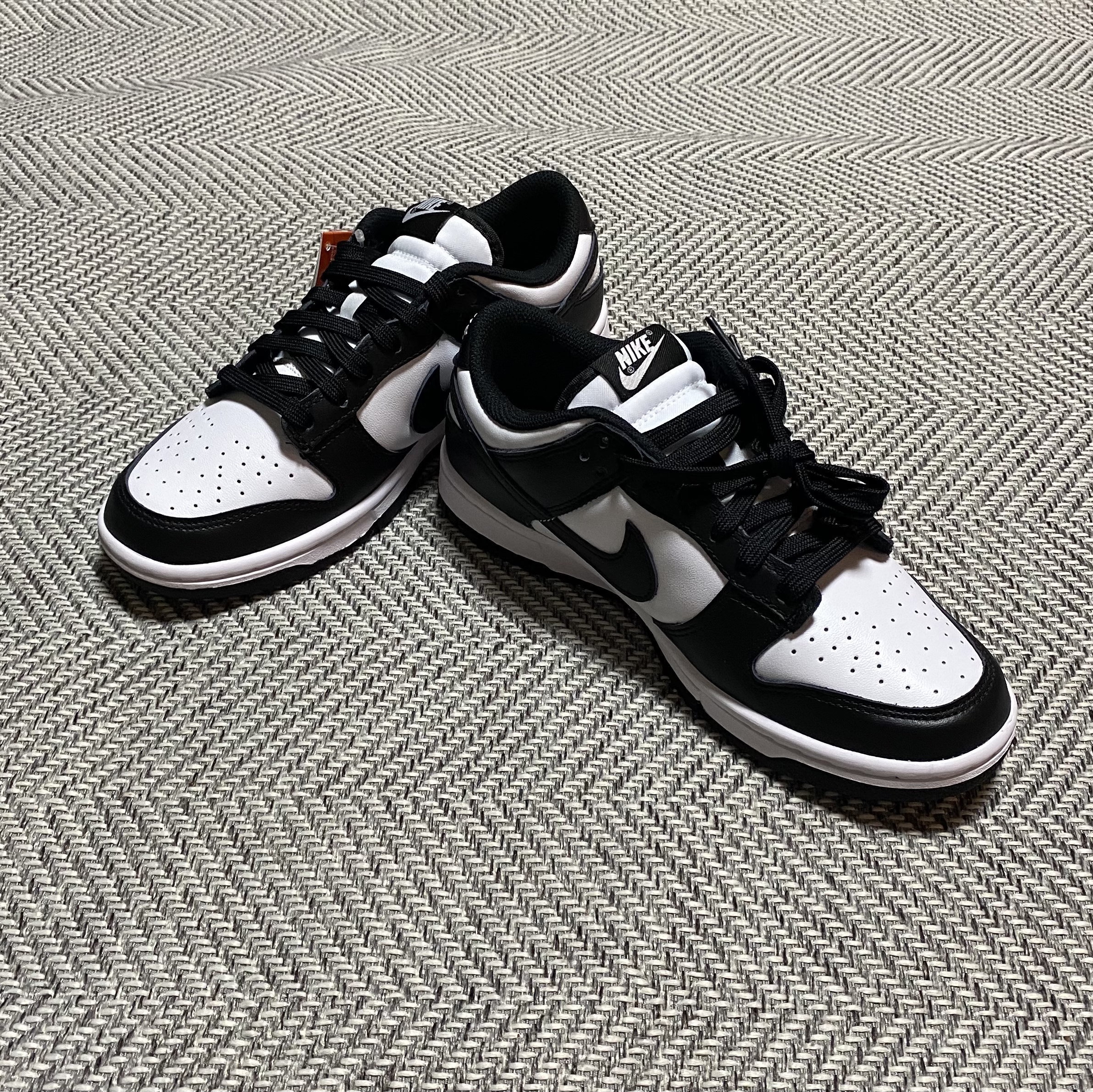 (W) Nike Dunk Low Black, Nike Dunk Low Retro Black 착용 스타일 - 4