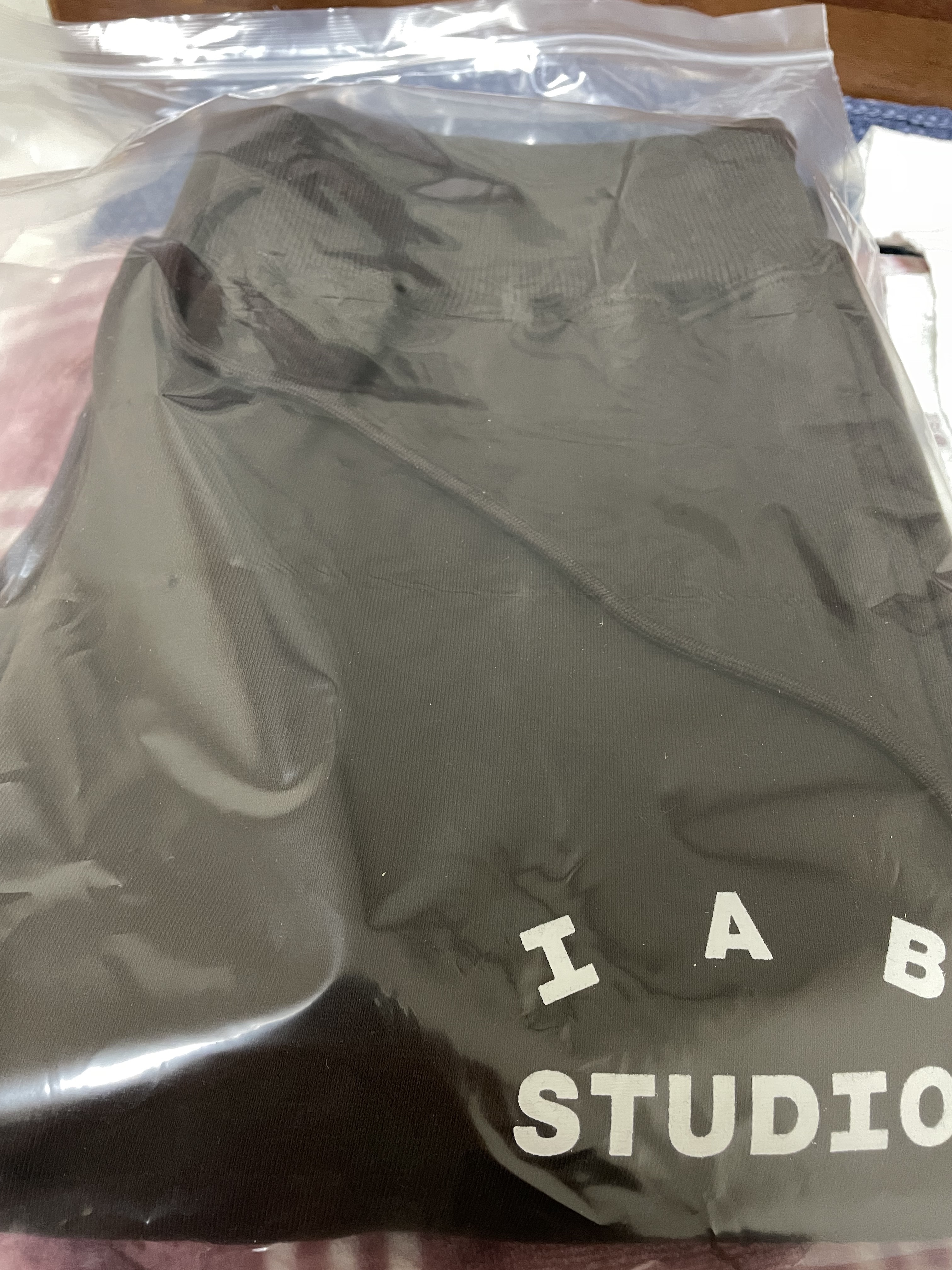 IAB Studio Sweatpants Brown 착용 스타일